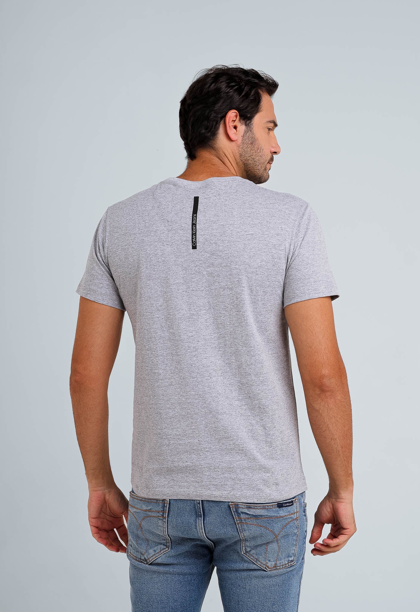 Camiseta Calvin Klein Jeans Logo Central - Sale - Henri Store