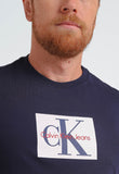 Camiseta Calvin Klein Jeans Logo Central - Sale - Henri Store