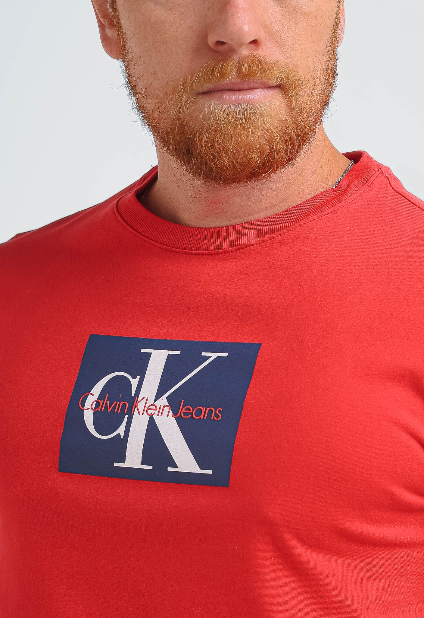Camiseta Calvin Klein Jeans Logo Central - Sale - Henri Store