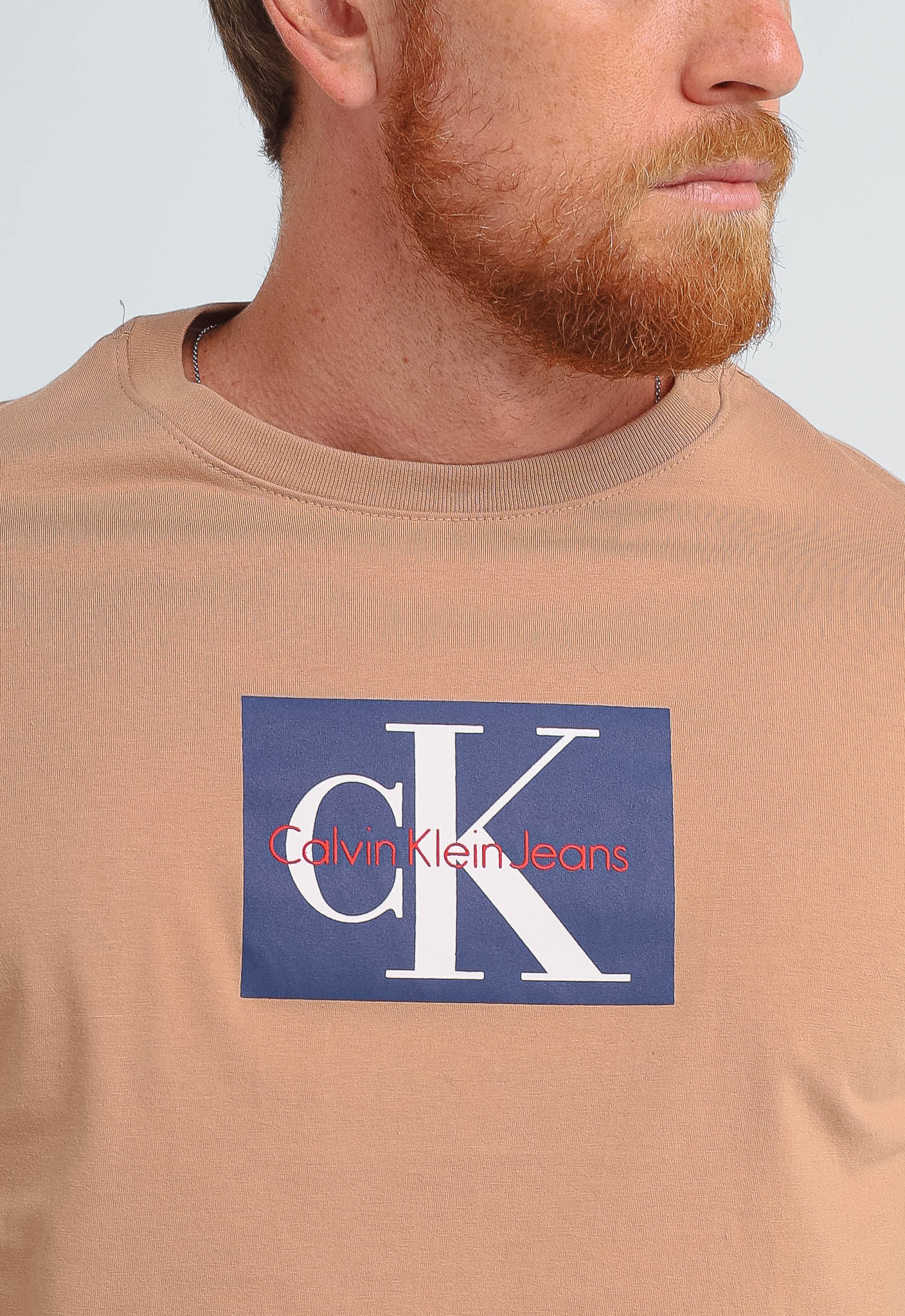 Camiseta Calvin Klein Jeans Logo Central - Sale - Henri Store
