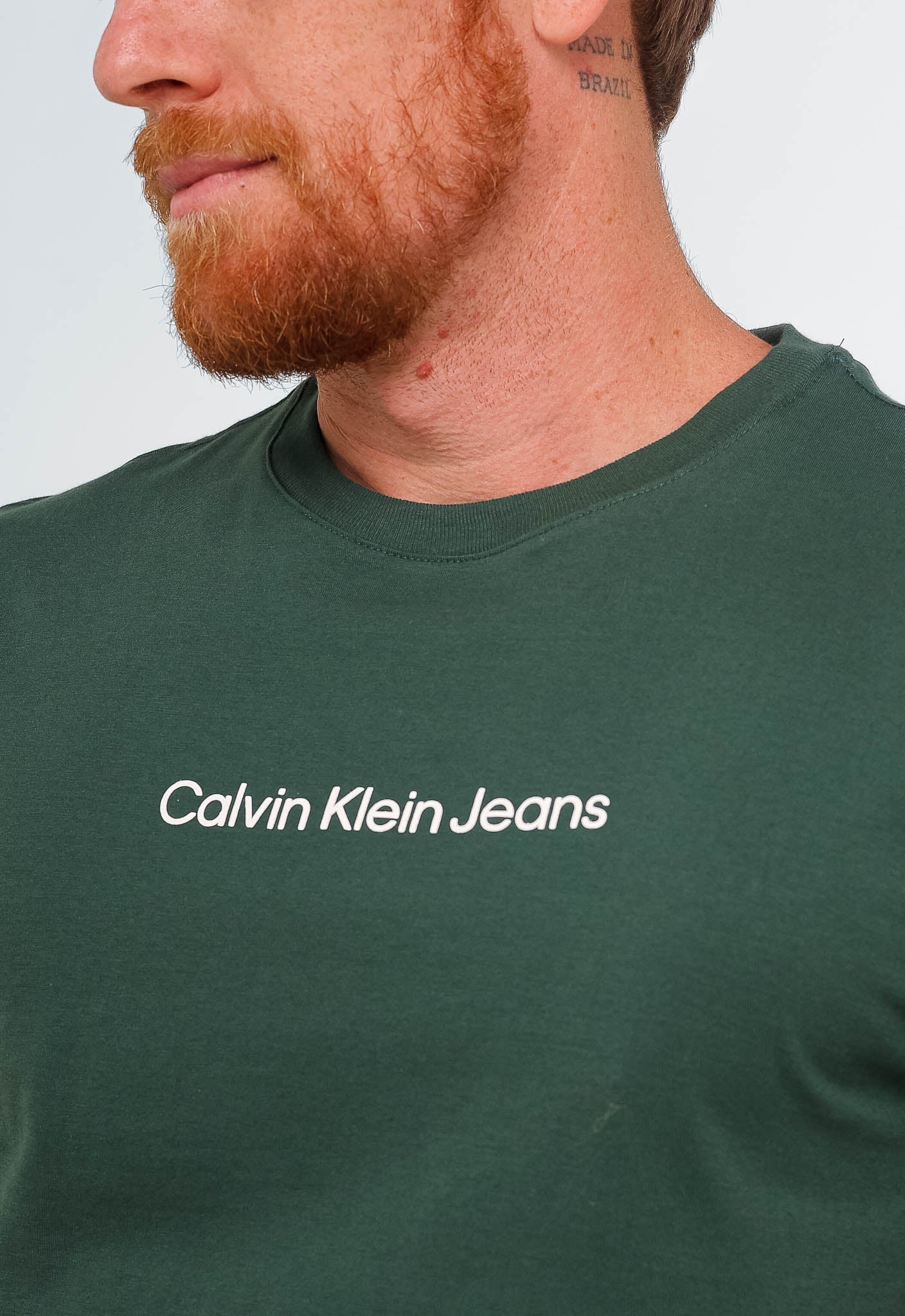 Camiseta Calvin Klein Jeans Logo Central - Sale - Henri Store