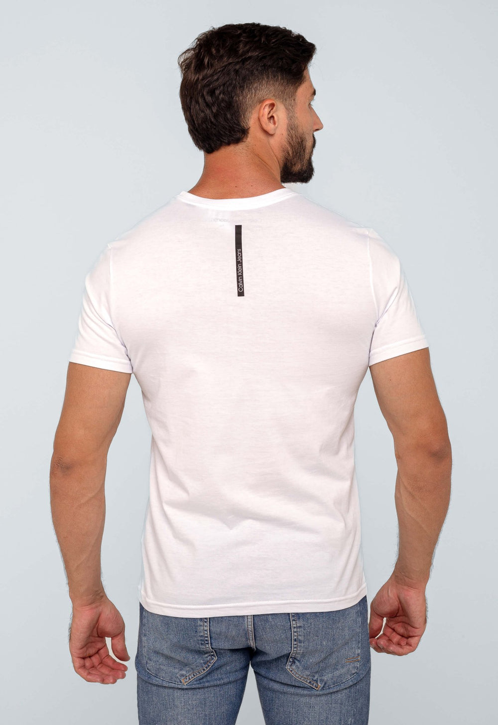 Camiseta Calvin Klein Jeans Logo Central - Sale - Henri Store