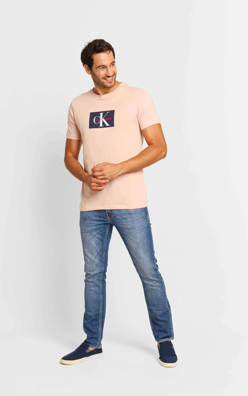 Camiseta Calvin Klein Jeans Logo Central - Sale - Henri Store