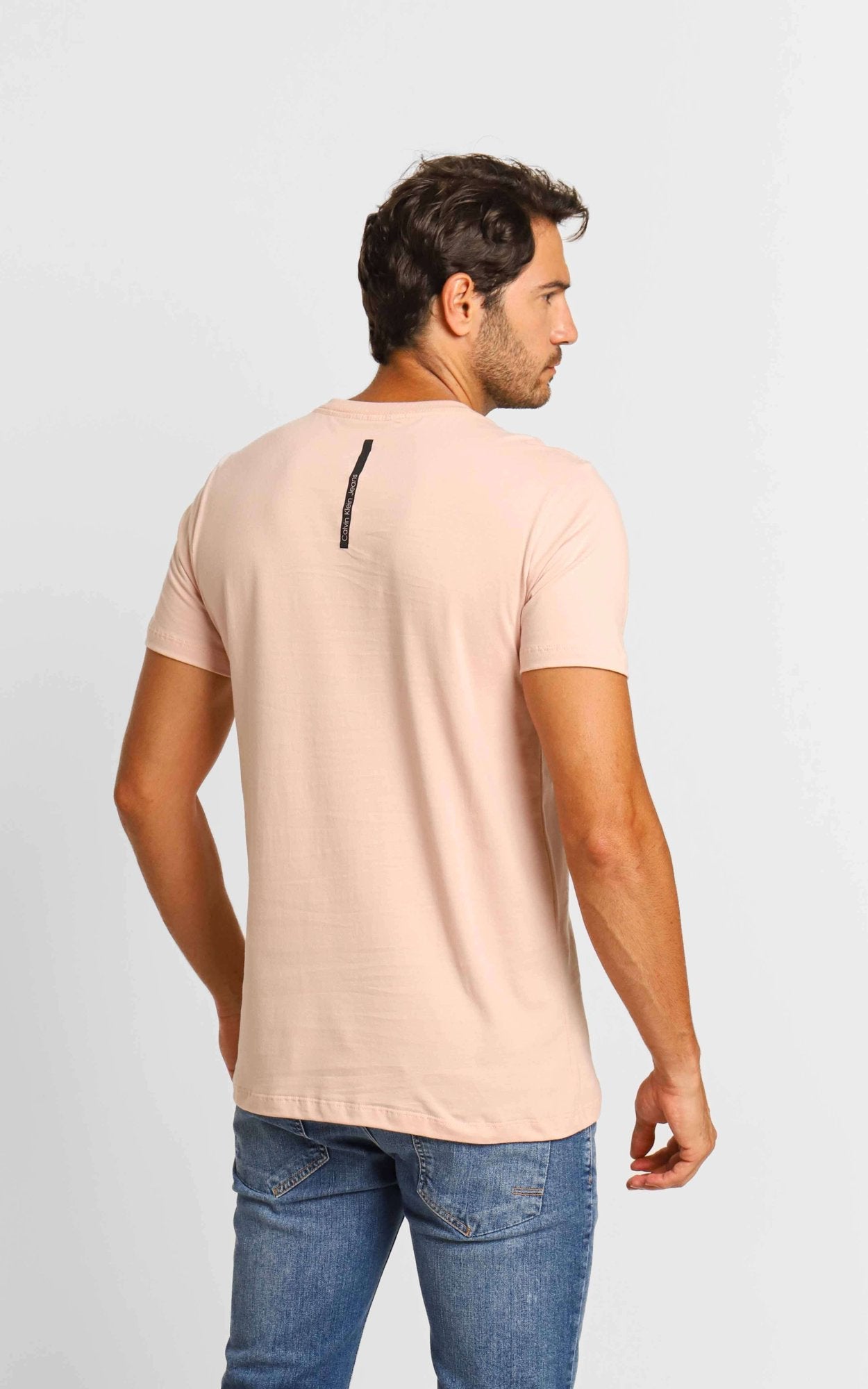 Camiseta Calvin Klein Jeans Logo Central - Sale - Henri Store