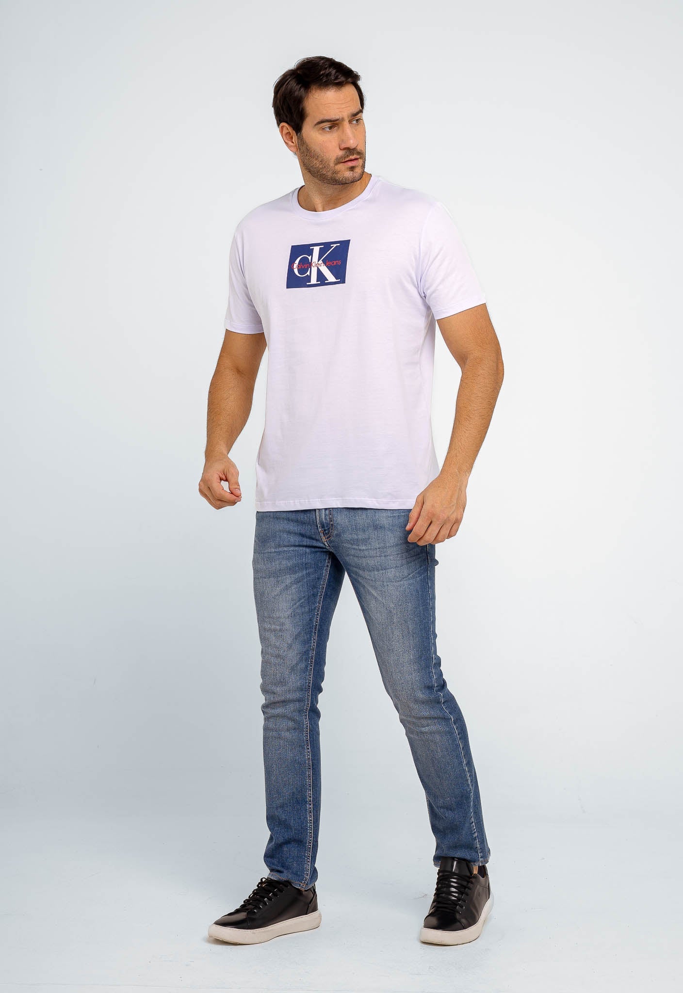 Camiseta Calvin Klein Jeans Logo Central - Sale - Henri Store