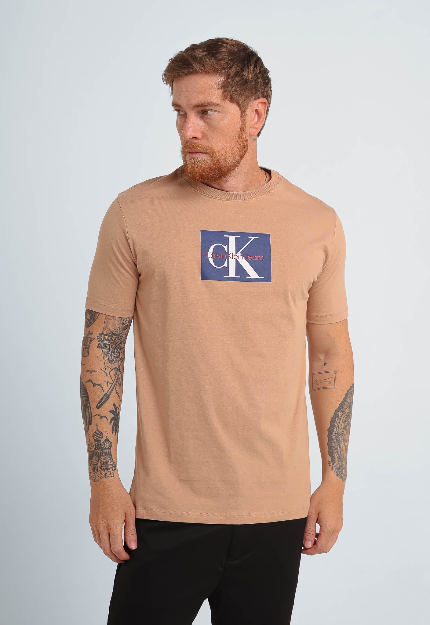Camiseta Calvin Klein Jeans Logo Central - Sale - Henri Store