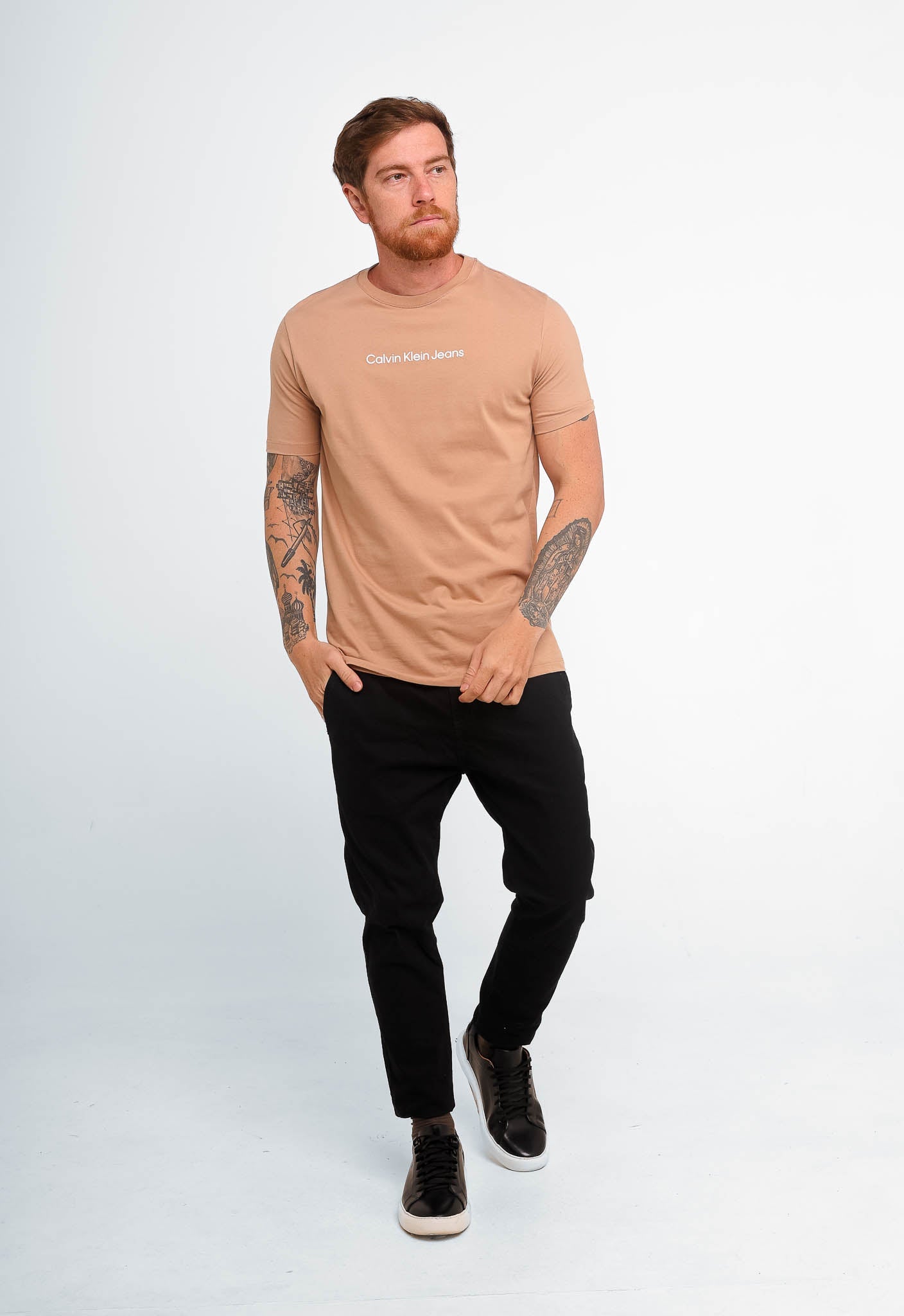 Camiseta Calvin Klein Jeans Logo Central - Sale - Henri Store
