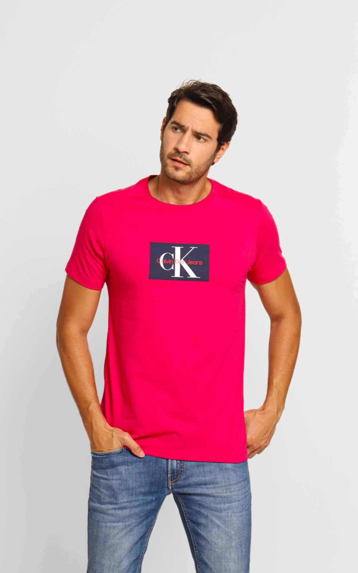 Camiseta Calvin Klein Jeans Logo Central - Sale - Henri Store