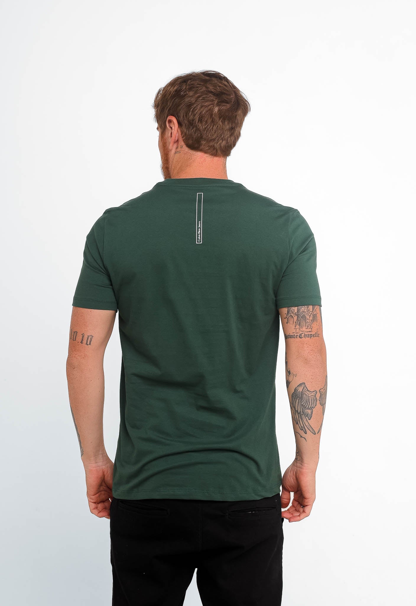 Camiseta Calvin Klein Jeans Logo Central - Sale - Henri Store