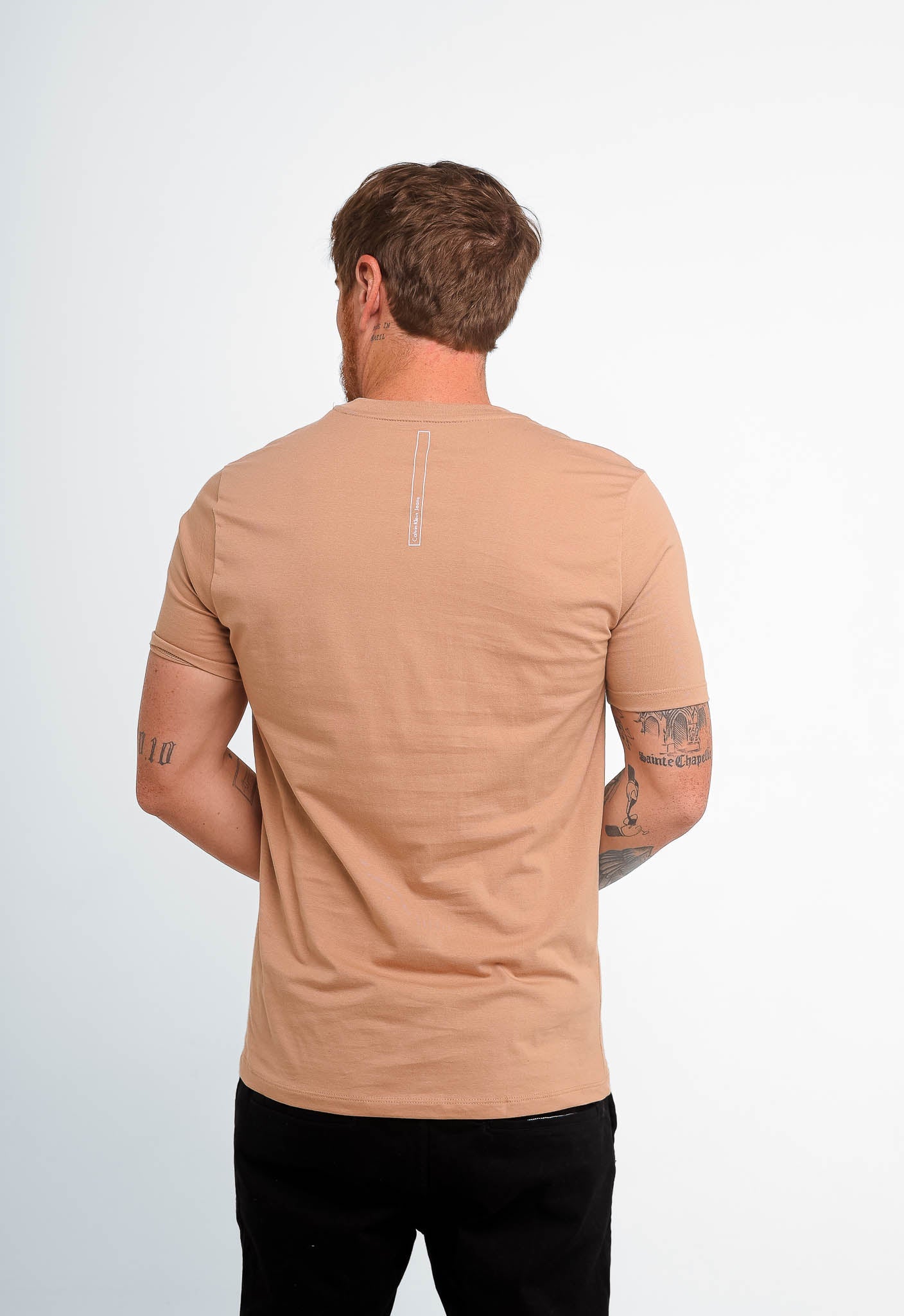 Camiseta Calvin Klein Jeans Logo Central - Sale - Henri Store