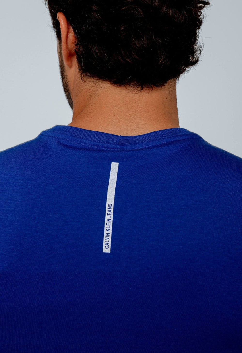 Camiseta Calvin Klein Jeans Logo Central - Henri Store