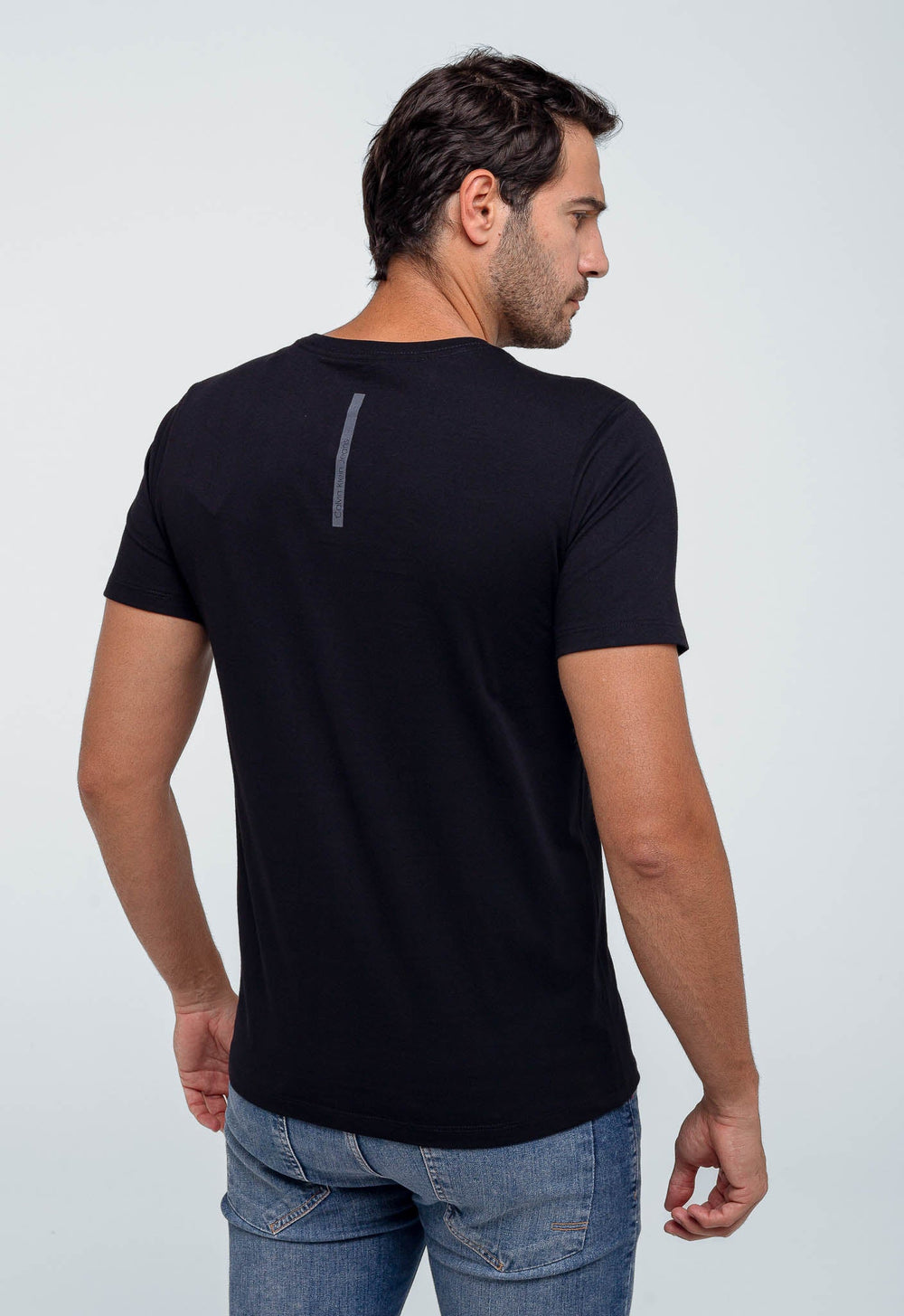 Camiseta Calvin Klein Jeans Logo Central - Henri Store