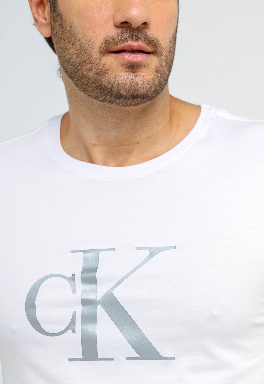 Camiseta Calvin Klein Jeans Logo Central - Henri Store