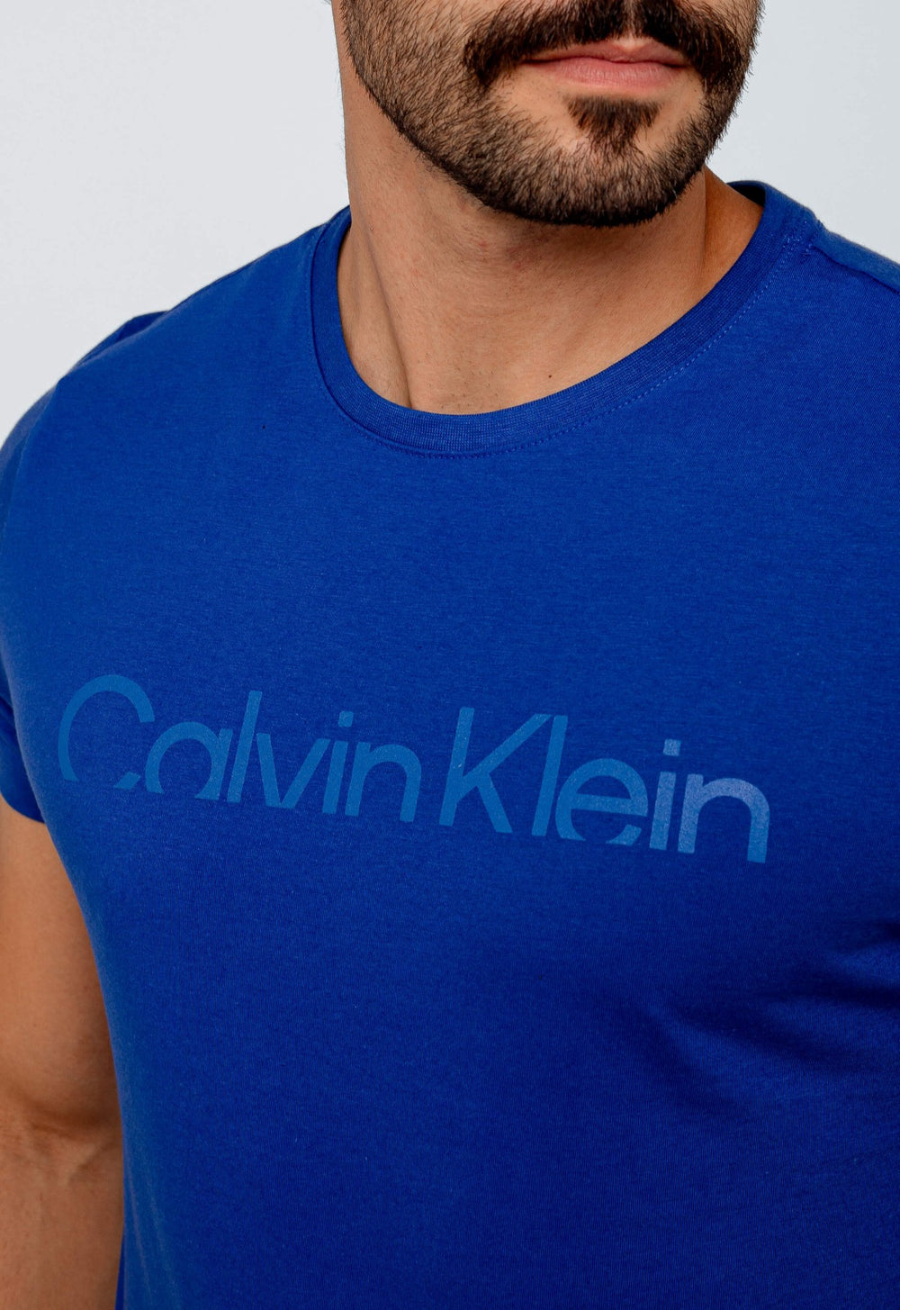 Camiseta Calvin Klein Jeans Logo Central - Henri Store