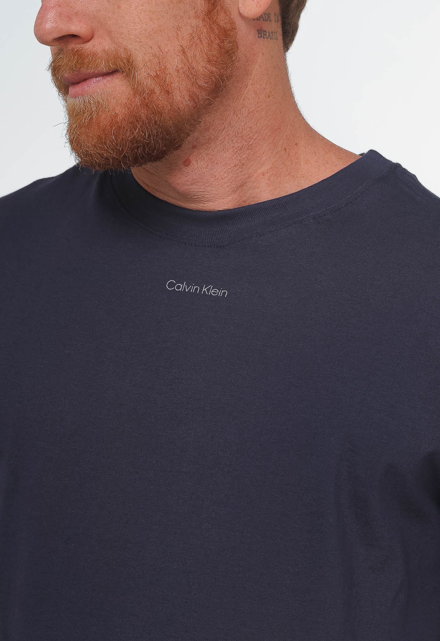 Camiseta Calvin Klein Jeans Logo Central - Henri Store