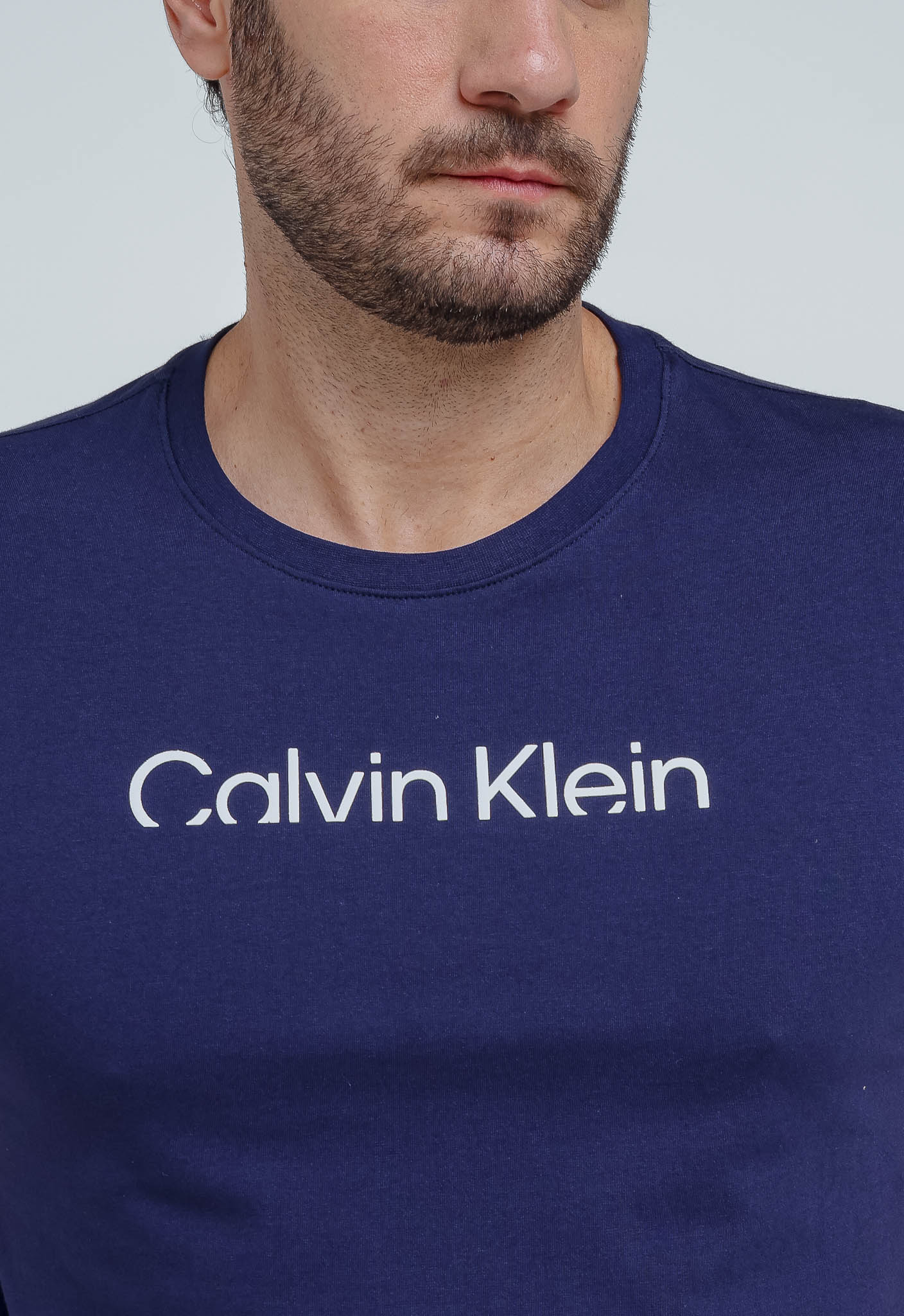 Camiseta Calvin Klein Jeans Logo Central - Henri Store