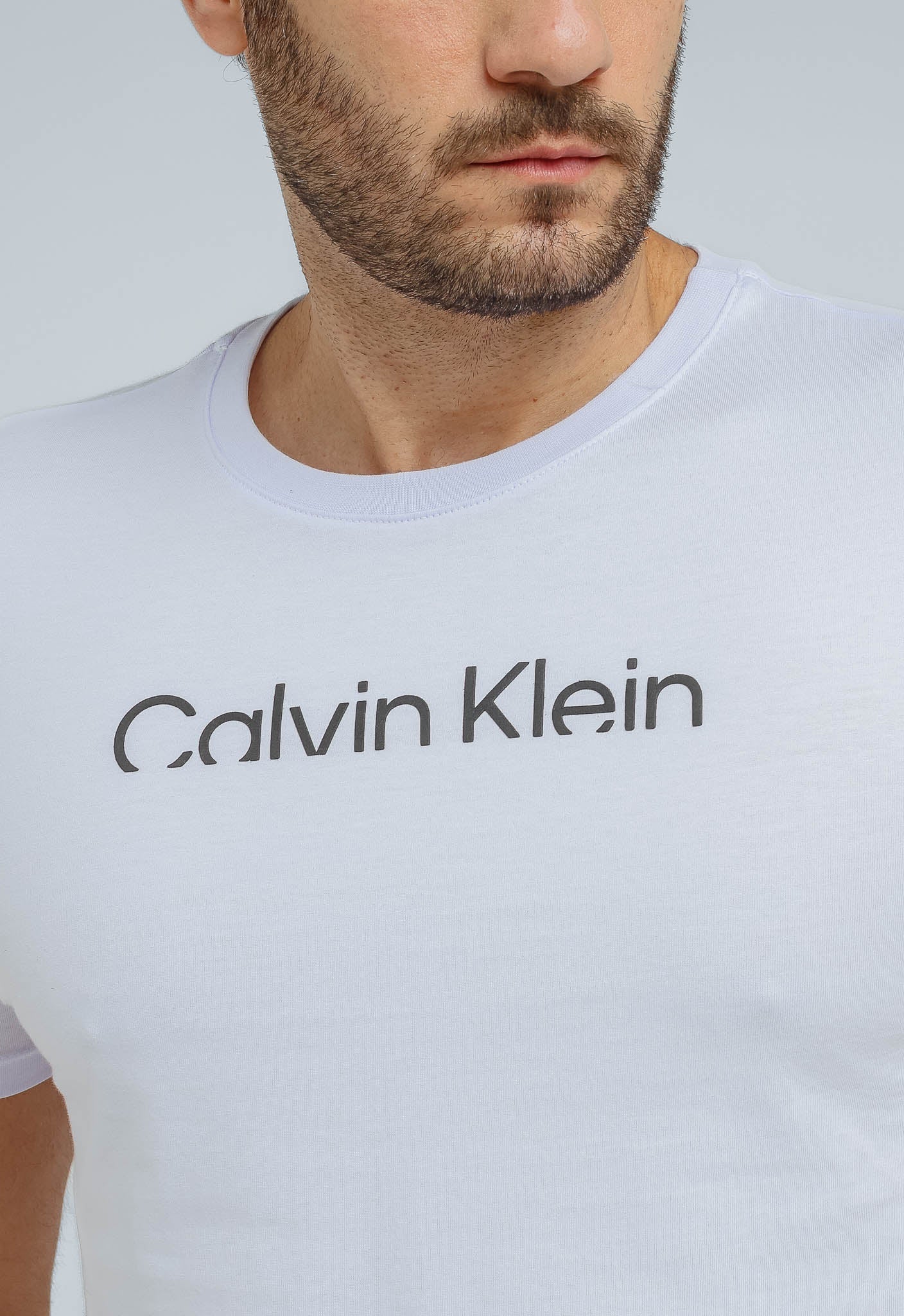 Camiseta Calvin Klein Jeans Logo Central - Henri Store