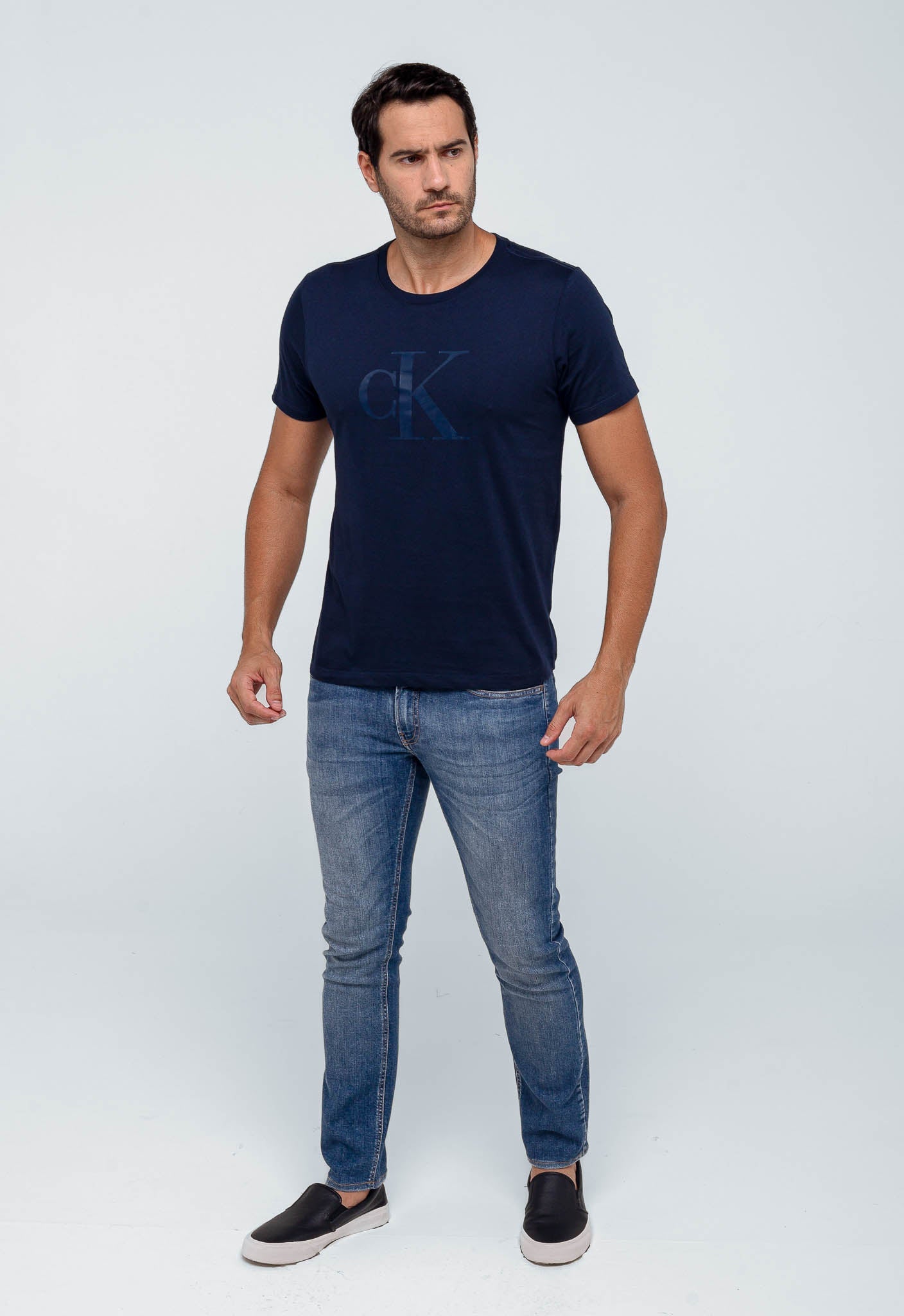 Camiseta Calvin Klein Jeans Logo Central - Henri Store