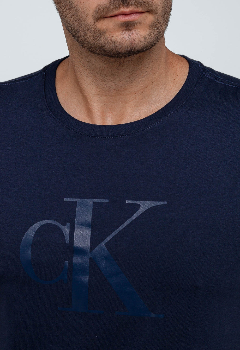 Camiseta Calvin Klein Jeans Logo Central - Henri Store