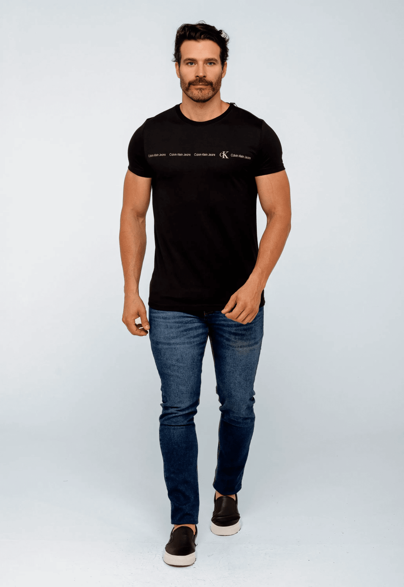 Camiseta Calvin Klein Jeans Logo Central - Henri Store