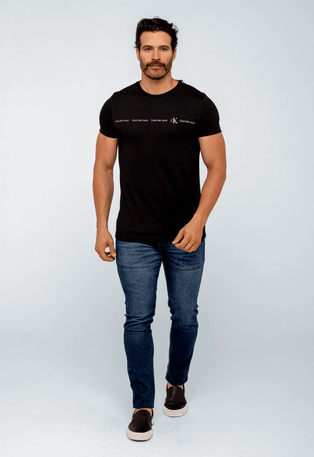 Camiseta Calvin Klein Jeans Logo Central - Henri Store