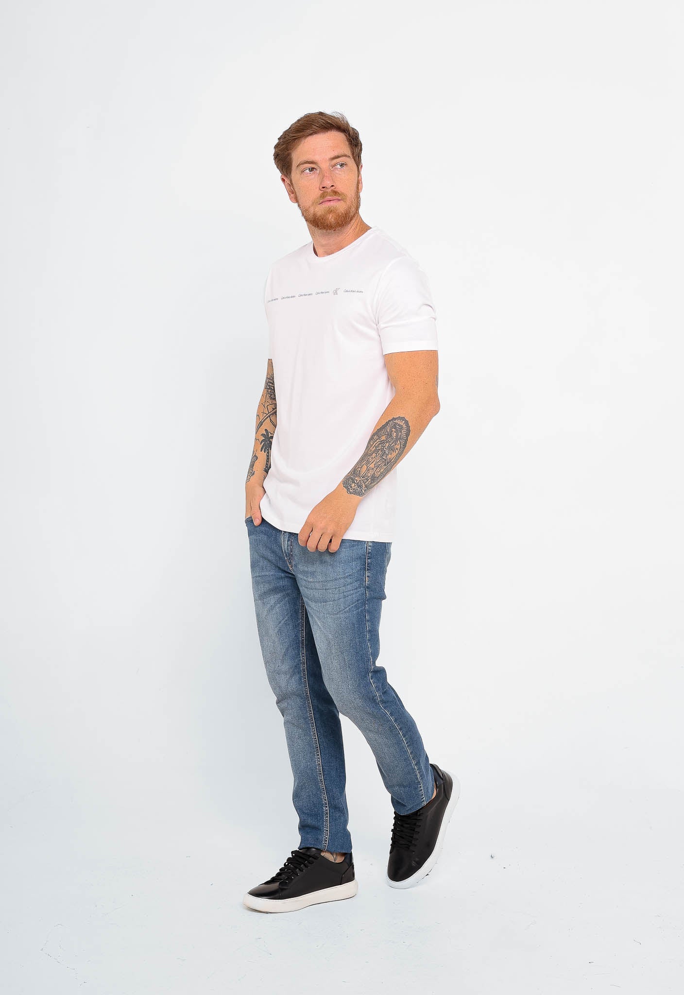 Camiseta Calvin Klein Jeans Logo Embossed - Henri Store