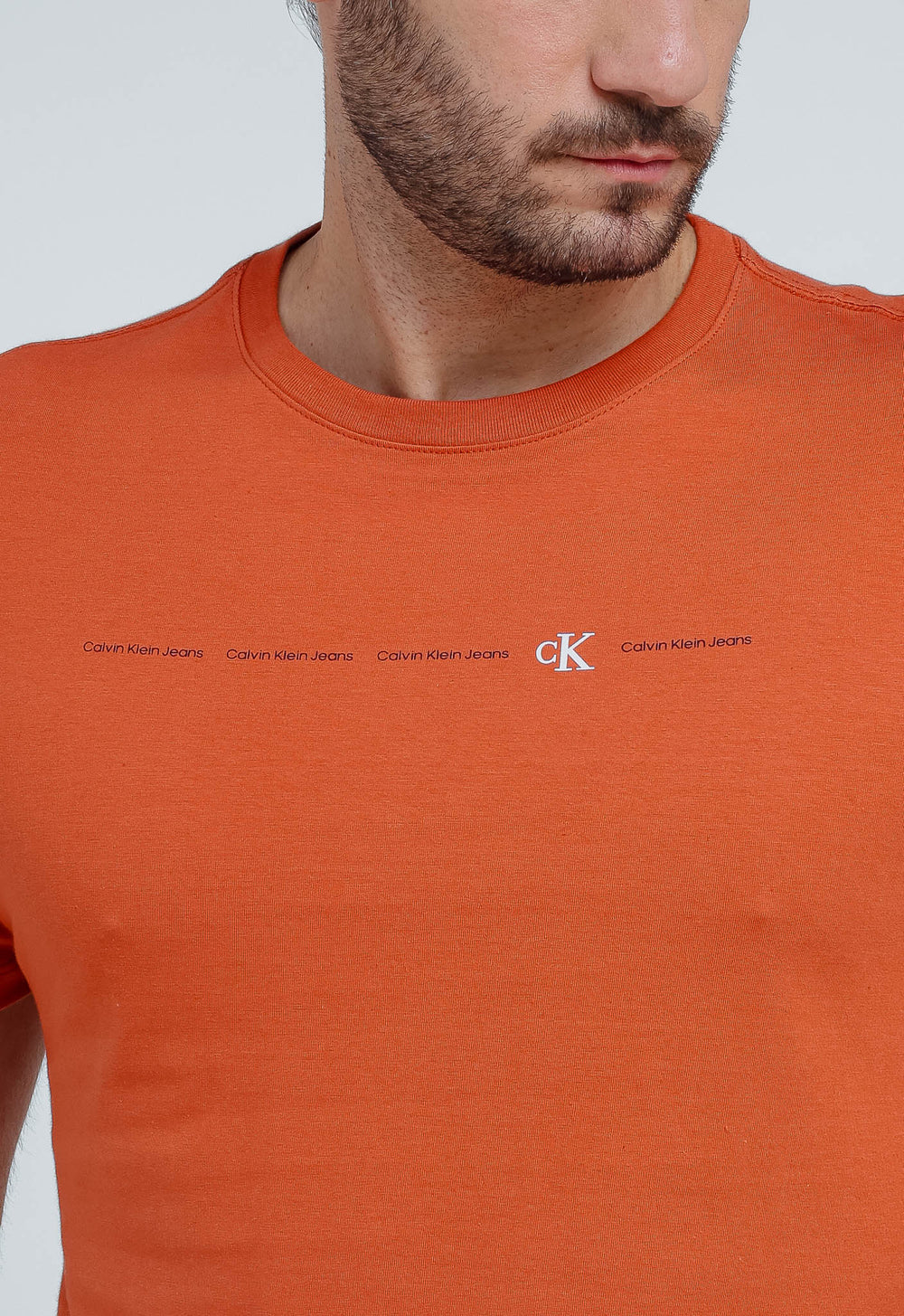 Camiseta Calvin Klein Jeans Logo Embossed - Henri Store