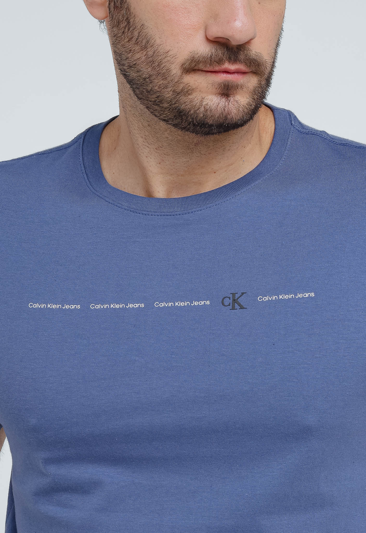 Camiseta Calvin Klein Jeans Logo Embossed - Henri Store