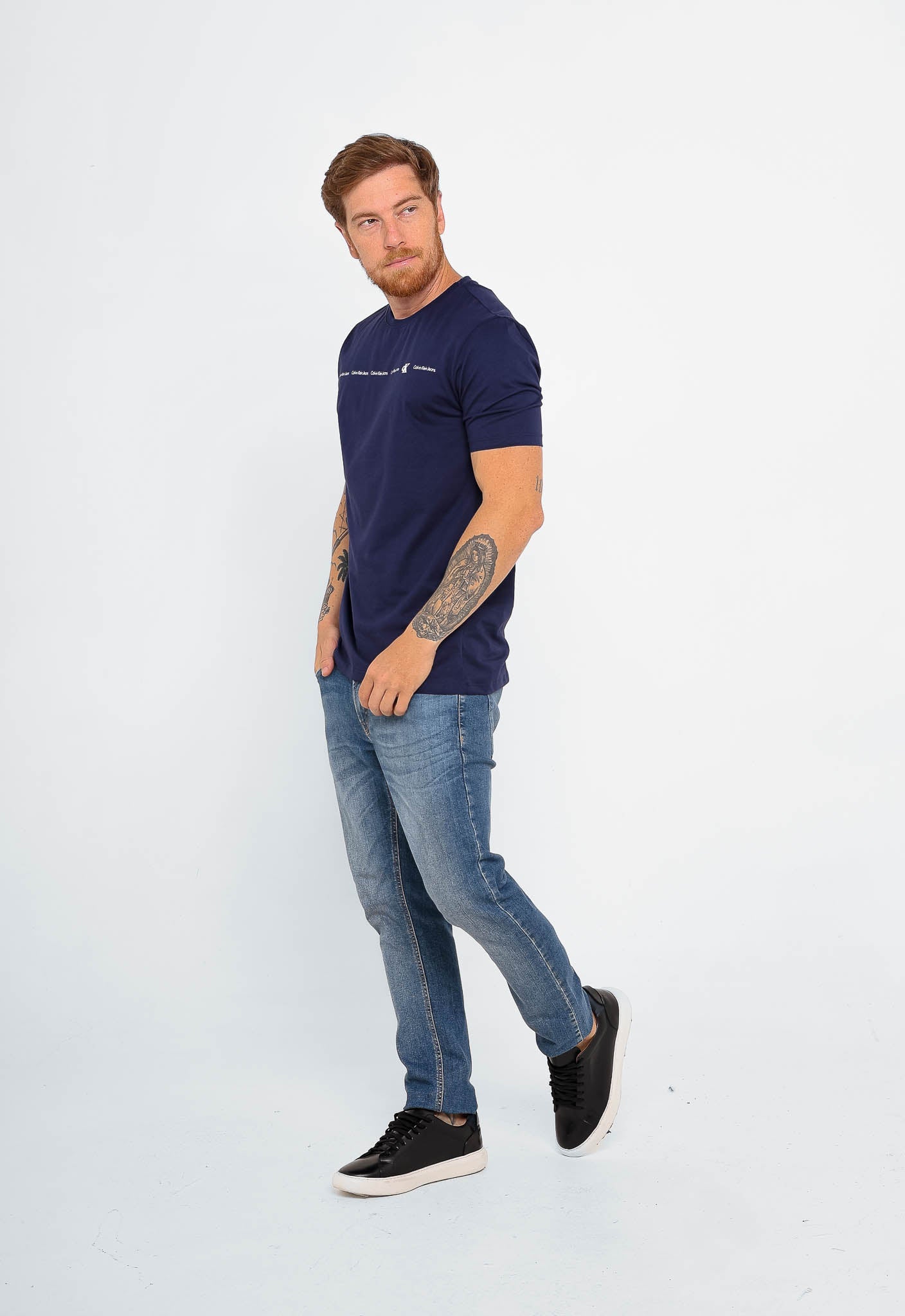 Camiseta Calvin Klein Jeans Logo Embossed - Henri Store