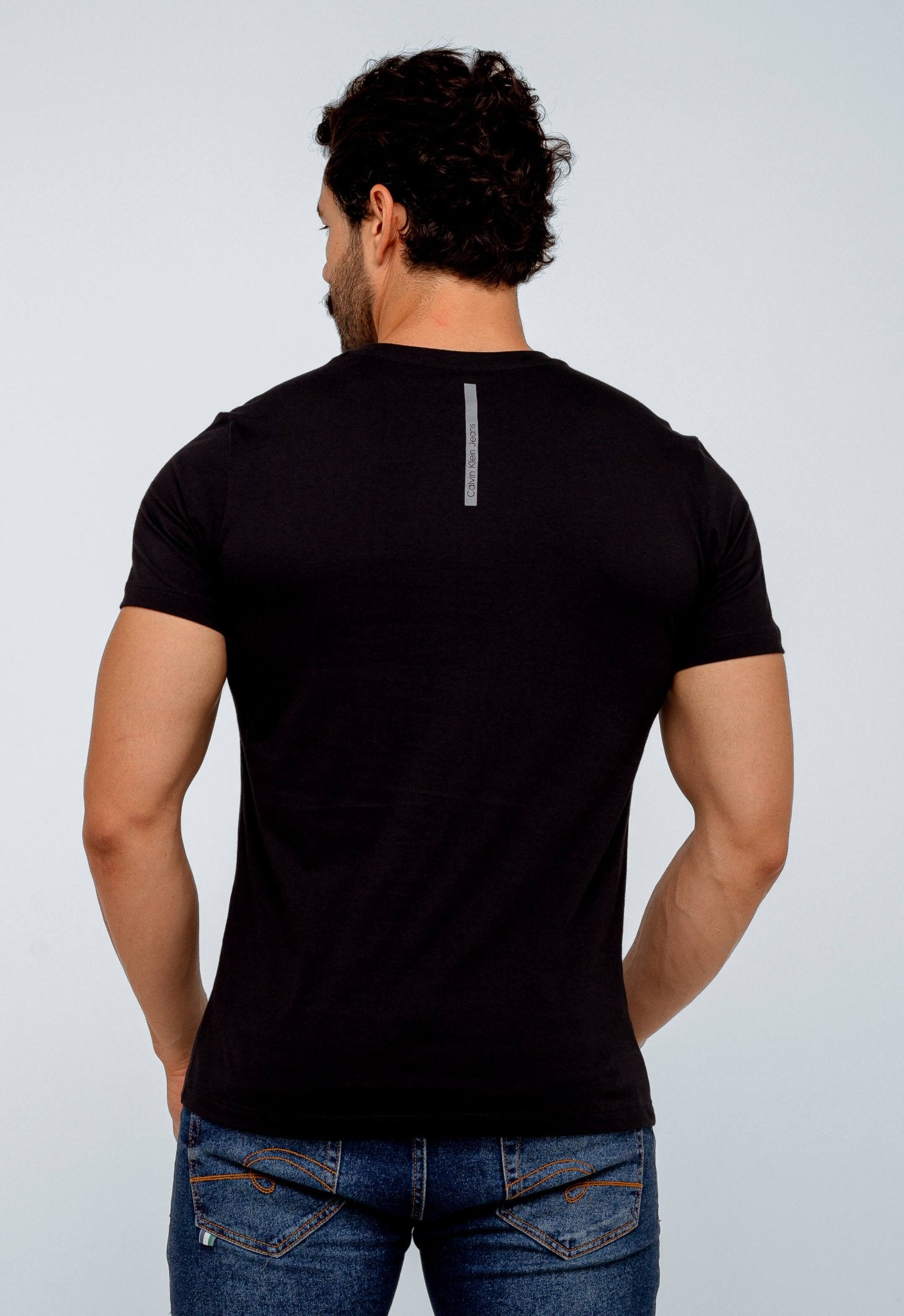 Camiseta Calvin Klein Jeans Logo Faixa - LIVE - Henri Store