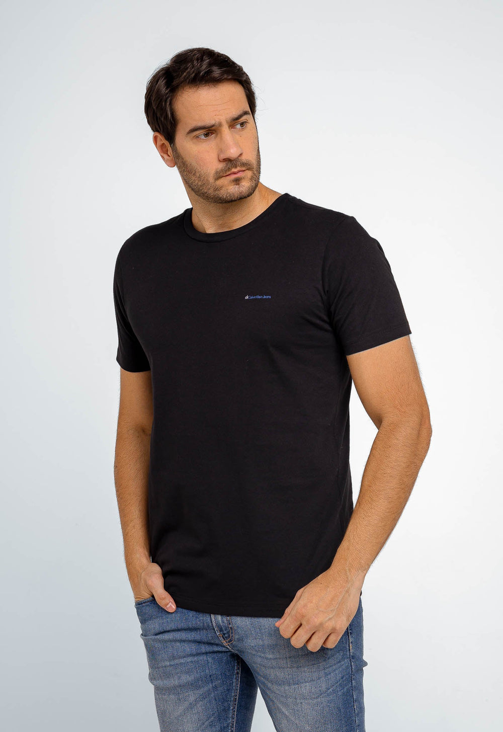 Camiseta Calvin Klein Jeans Logo Peito Básica - Sale -LIVE - Henri Store