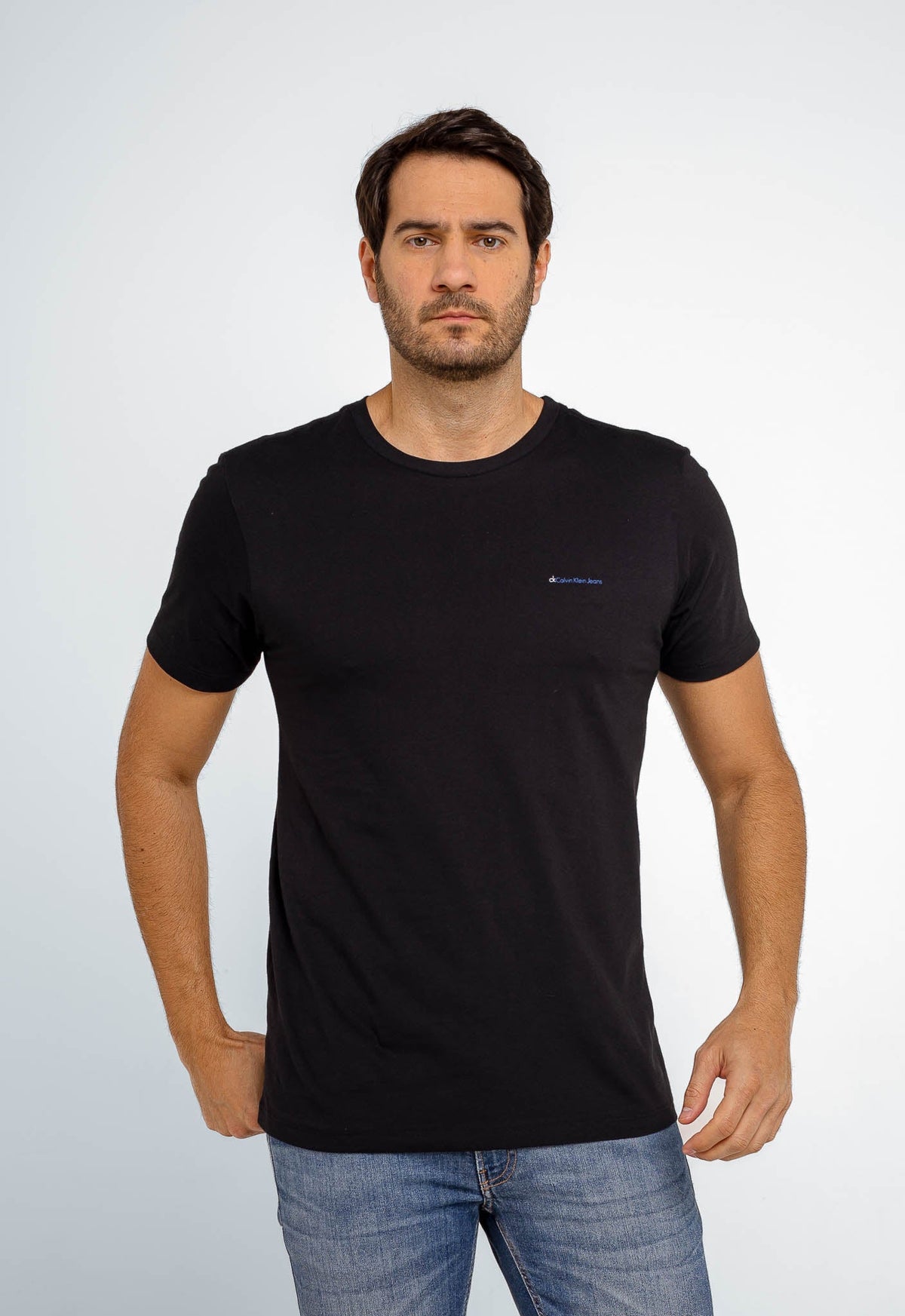 Camiseta Calvin Klein Jeans Logo Peito Básica - Sale -LIVE - Henri Store