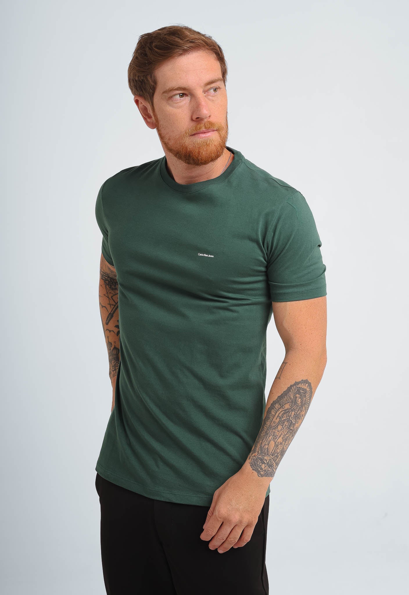 Camiseta Calvin Klein Jeans Logo Peito Básica - Sale -LIVE - Henri Store