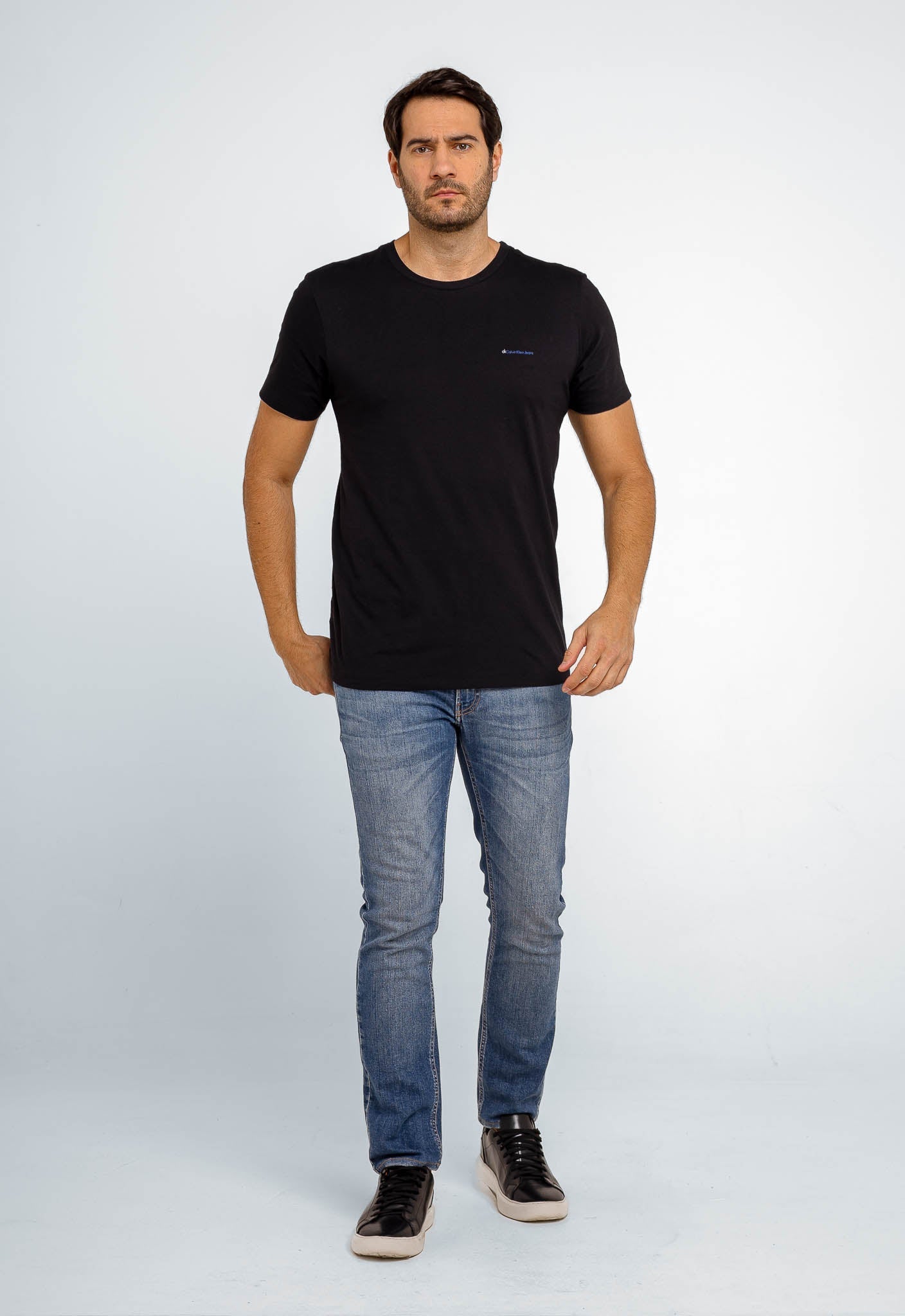 Camiseta Calvin Klein Jeans Logo Peito Básica - Sale -LIVE - Henri Store