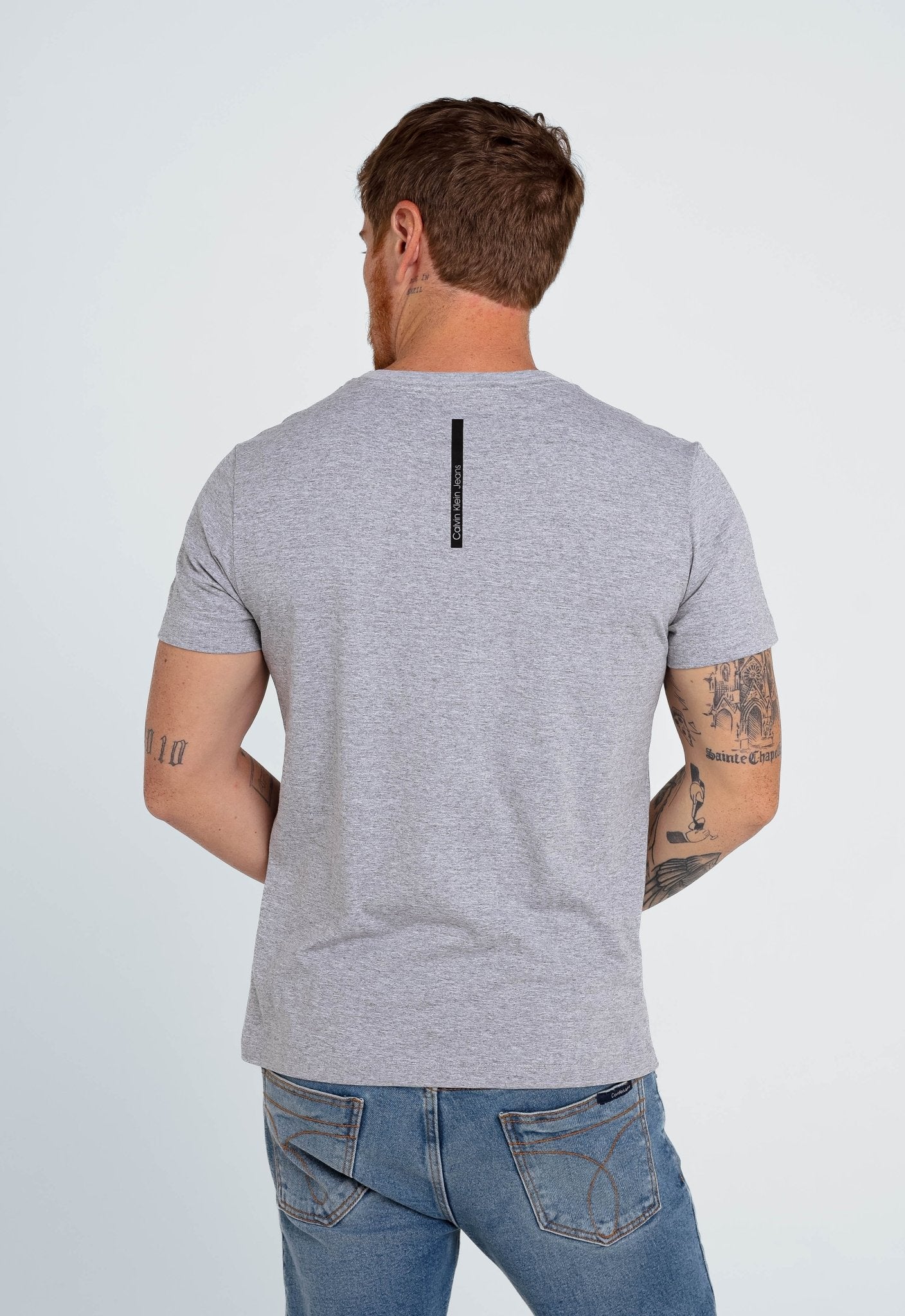 Camiseta Calvin Klein Jeans Logo Peito Básica - Sale -LIVE - Henri Store