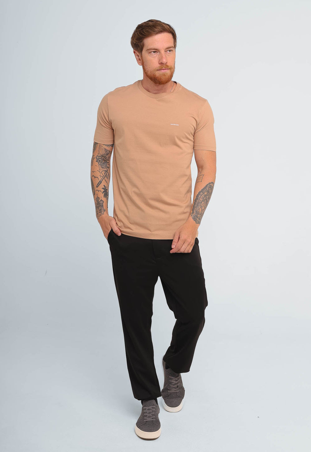 Camiseta Calvin Klein Jeans Logo Peito Básica - Sale -LIVE - Henri Store