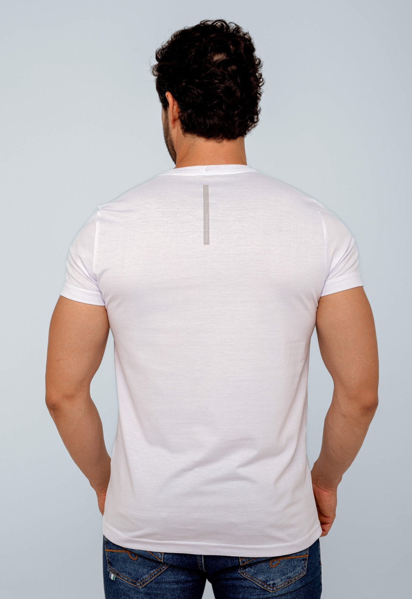 Camiseta Calvin Klein Jeans Logo Peito Ck - Henri Store