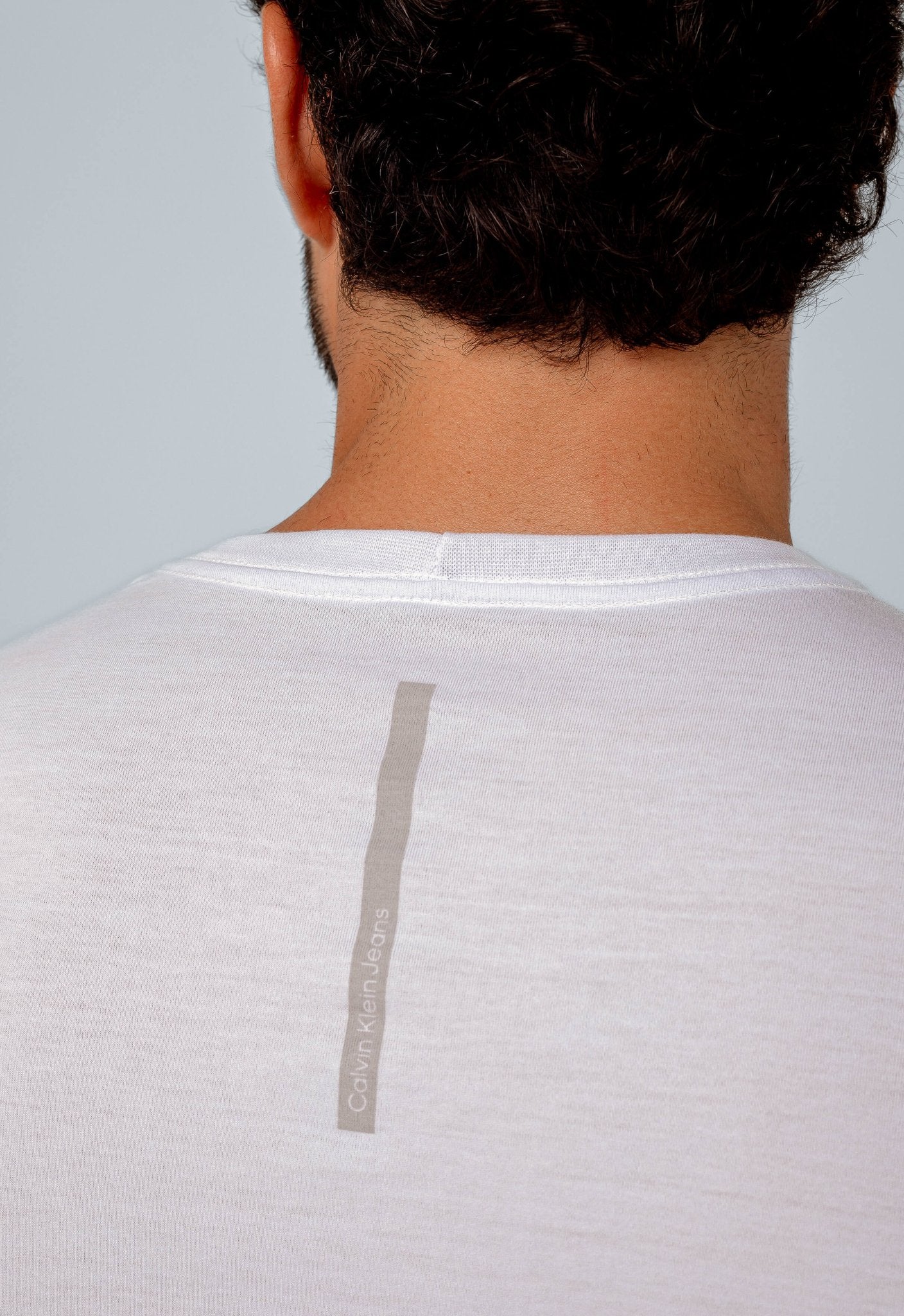 Camiseta Calvin Klein Jeans Logo Peito Ck - Henri Store