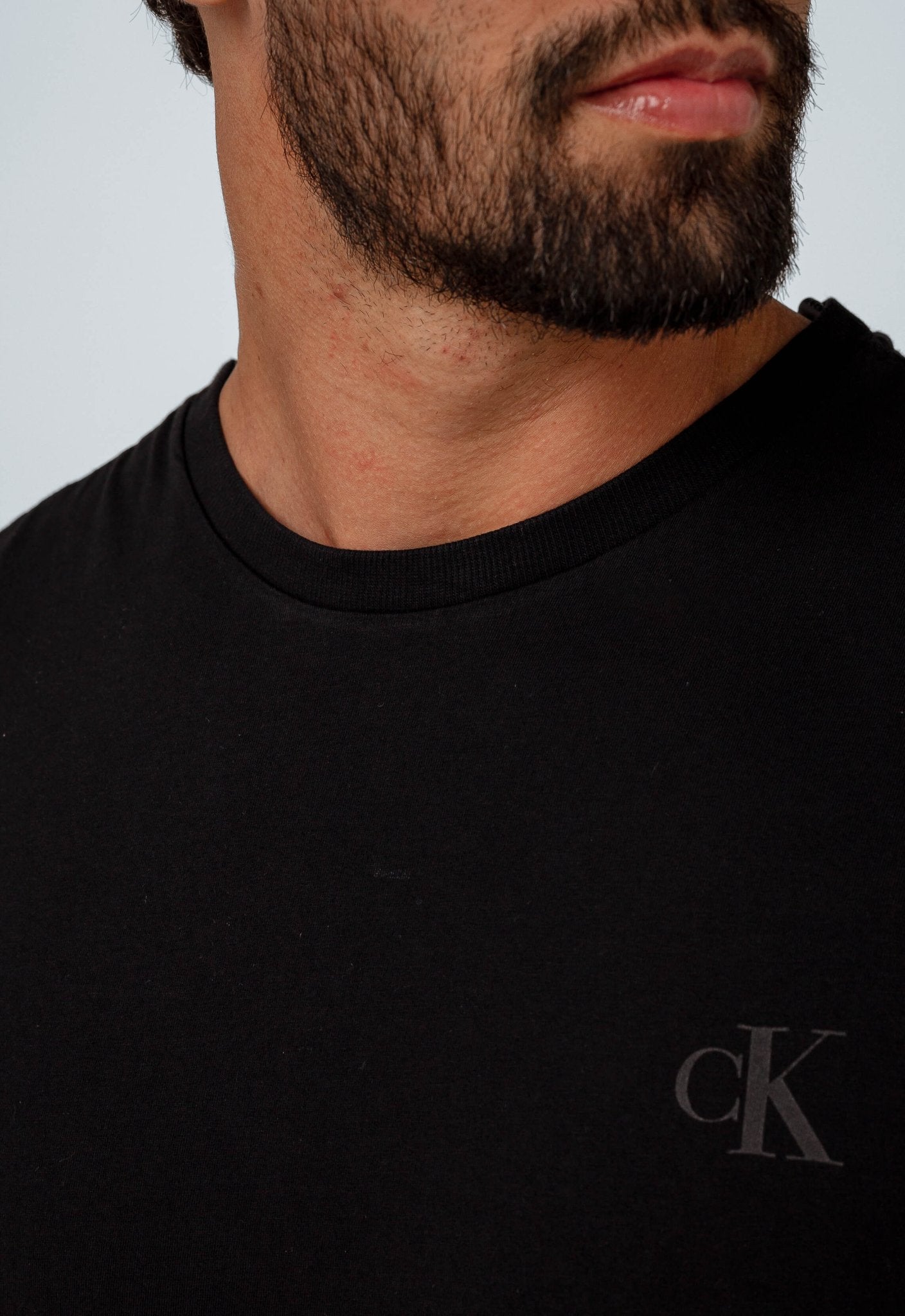 Camiseta Calvin Klein Jeans Logo Peito Ck - Henri Store