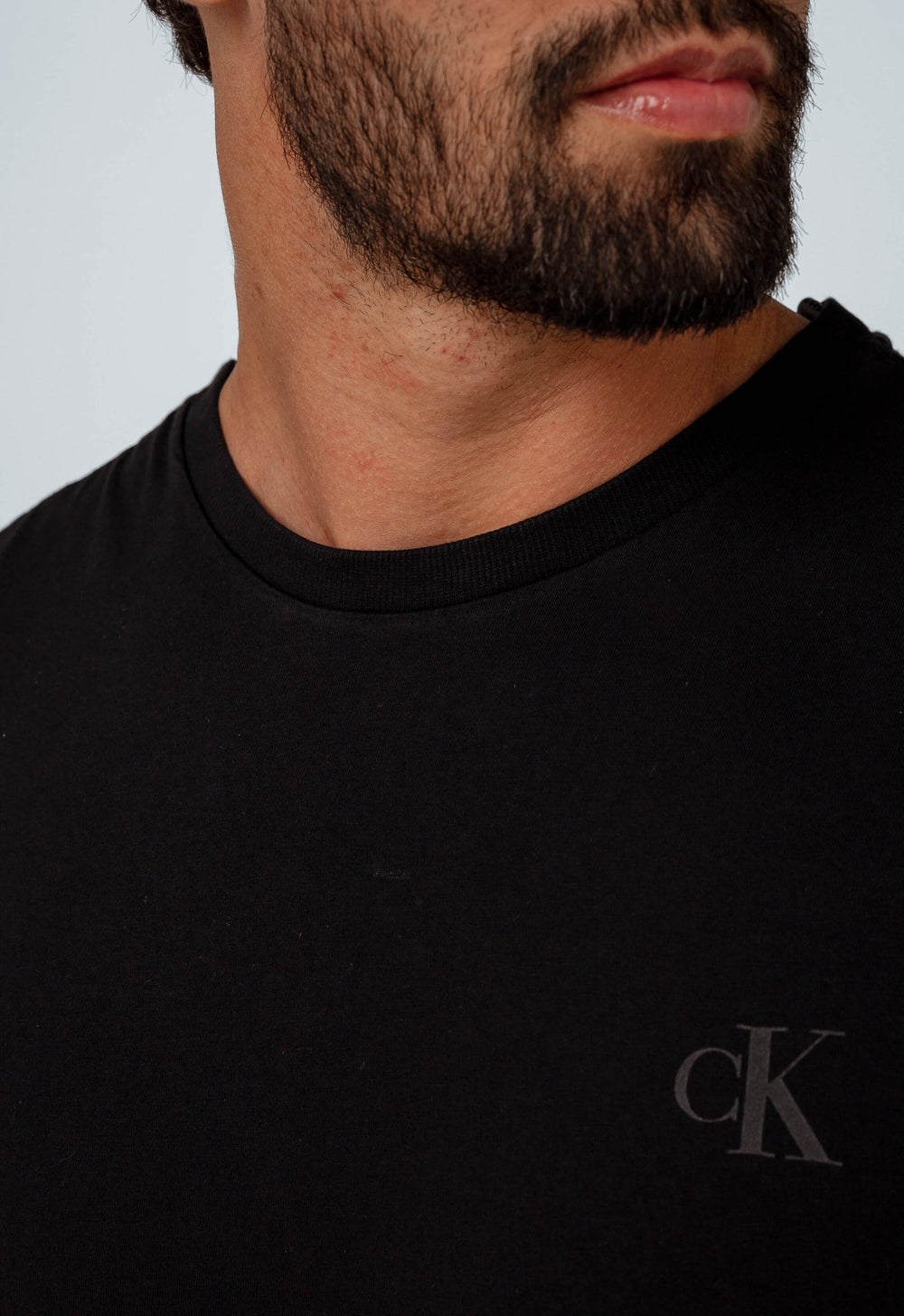 Camiseta Calvin Klein Jeans Logo Peito Ck - Henri Store