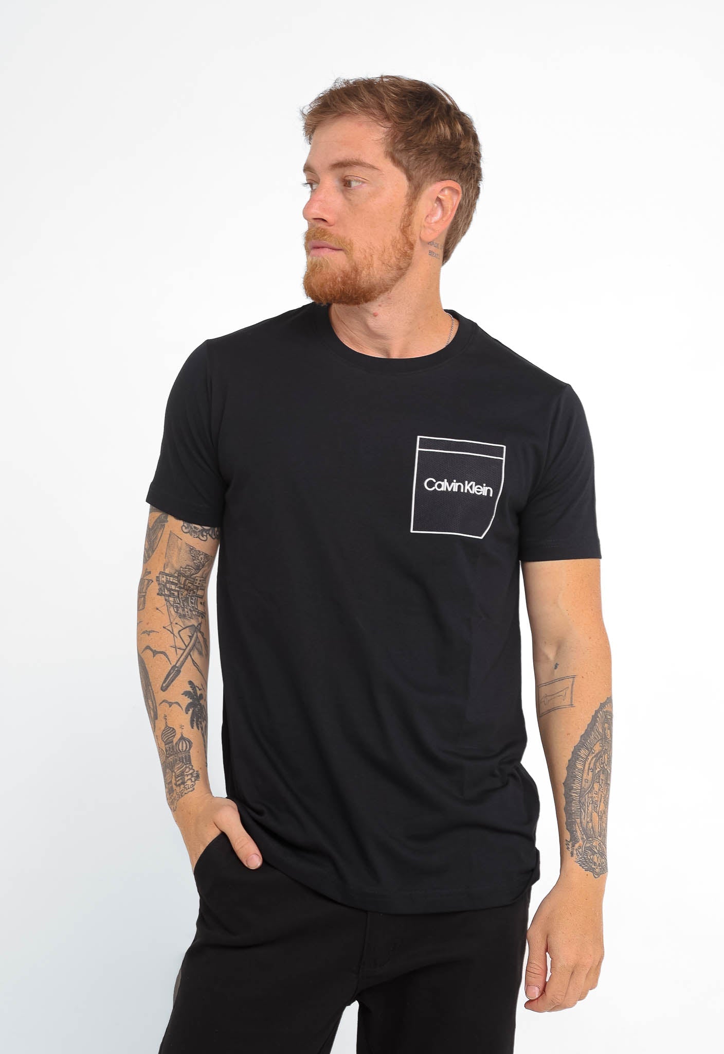 Camiseta Calvin Klein Jeans Logo Peito Emborrachado - Henri Store