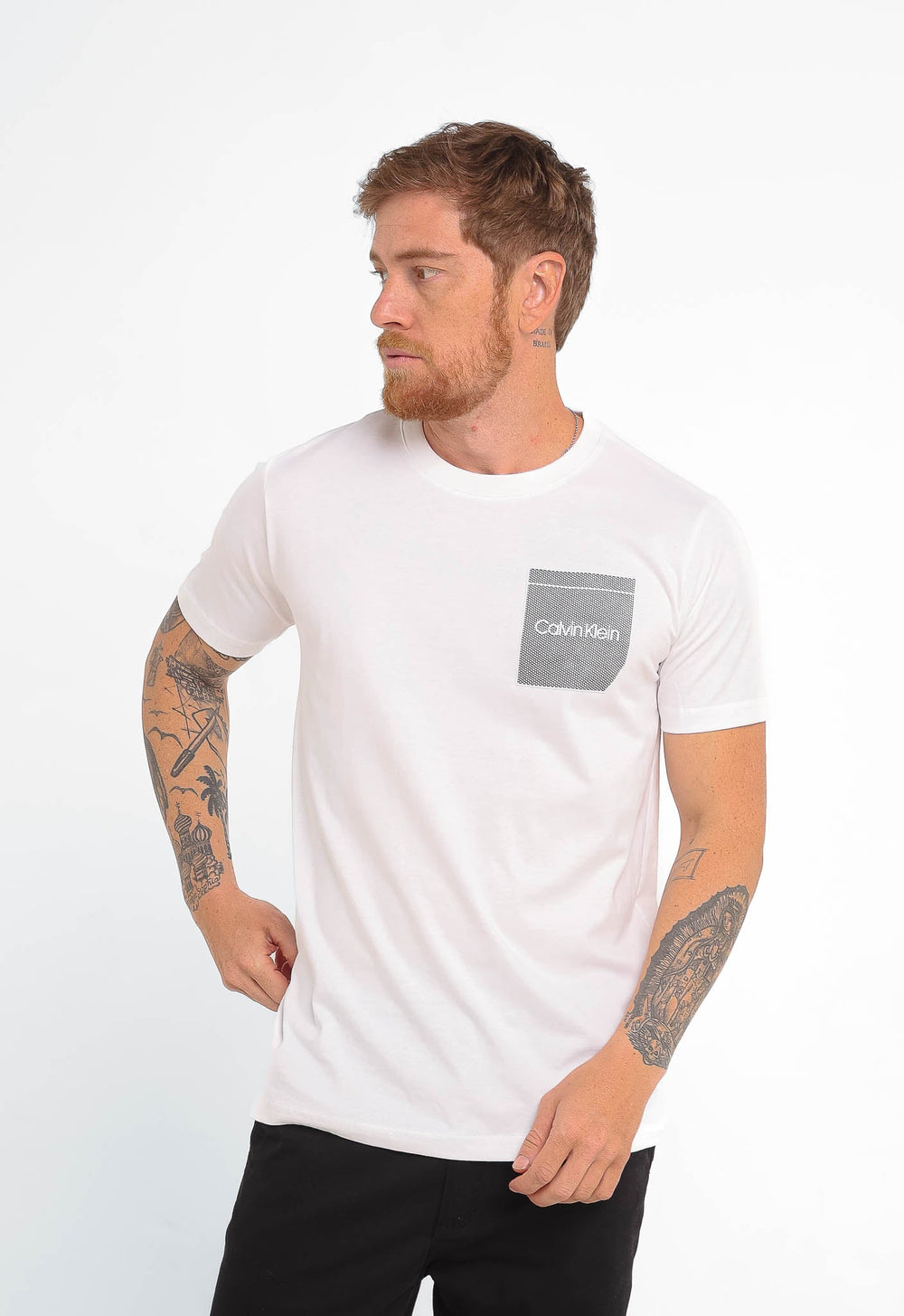 Camiseta Calvin Klein Jeans Logo Peito Emborrachado - Henri Store