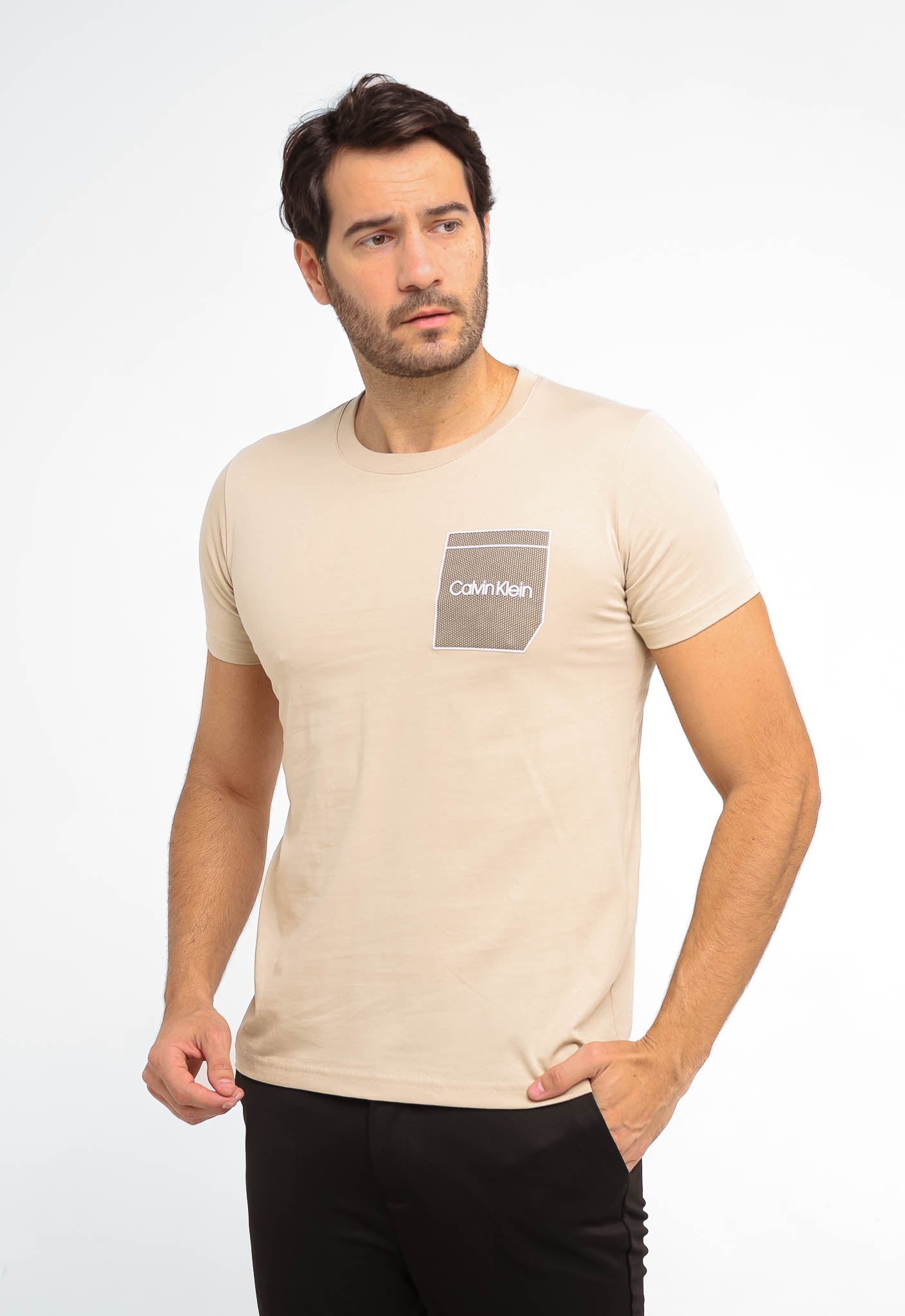 Camiseta Calvin Klein Jeans Logo Peito Emborrachado - Henri Store
