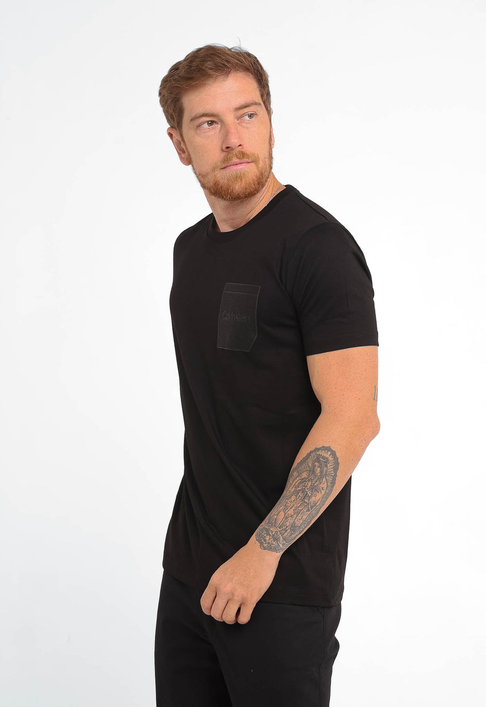 Camiseta Calvin Klein Jeans Logo Peito Emborrachado - Henri Store