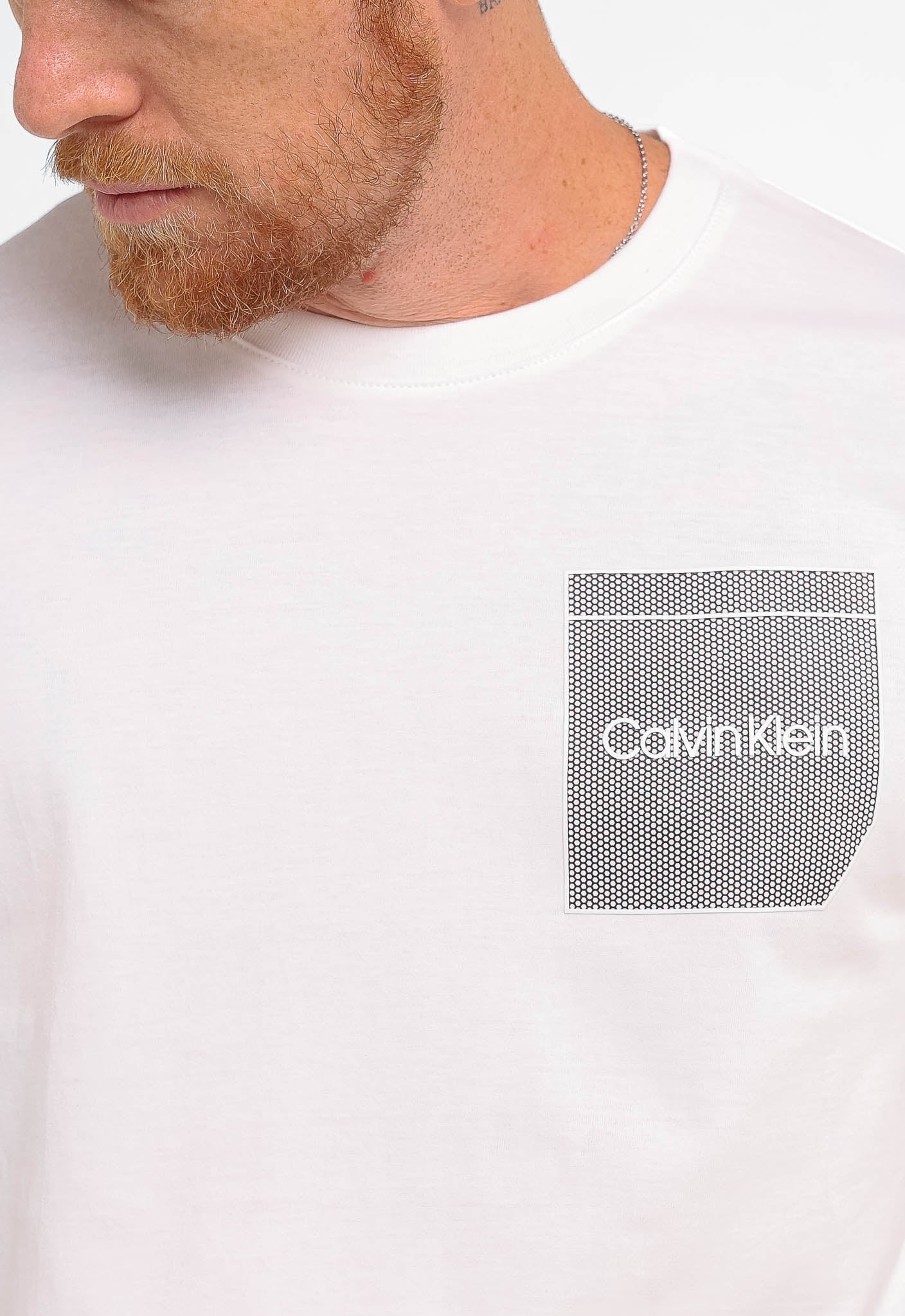 Camiseta Calvin Klein Jeans Logo Peito Emborrachado - Henri Store