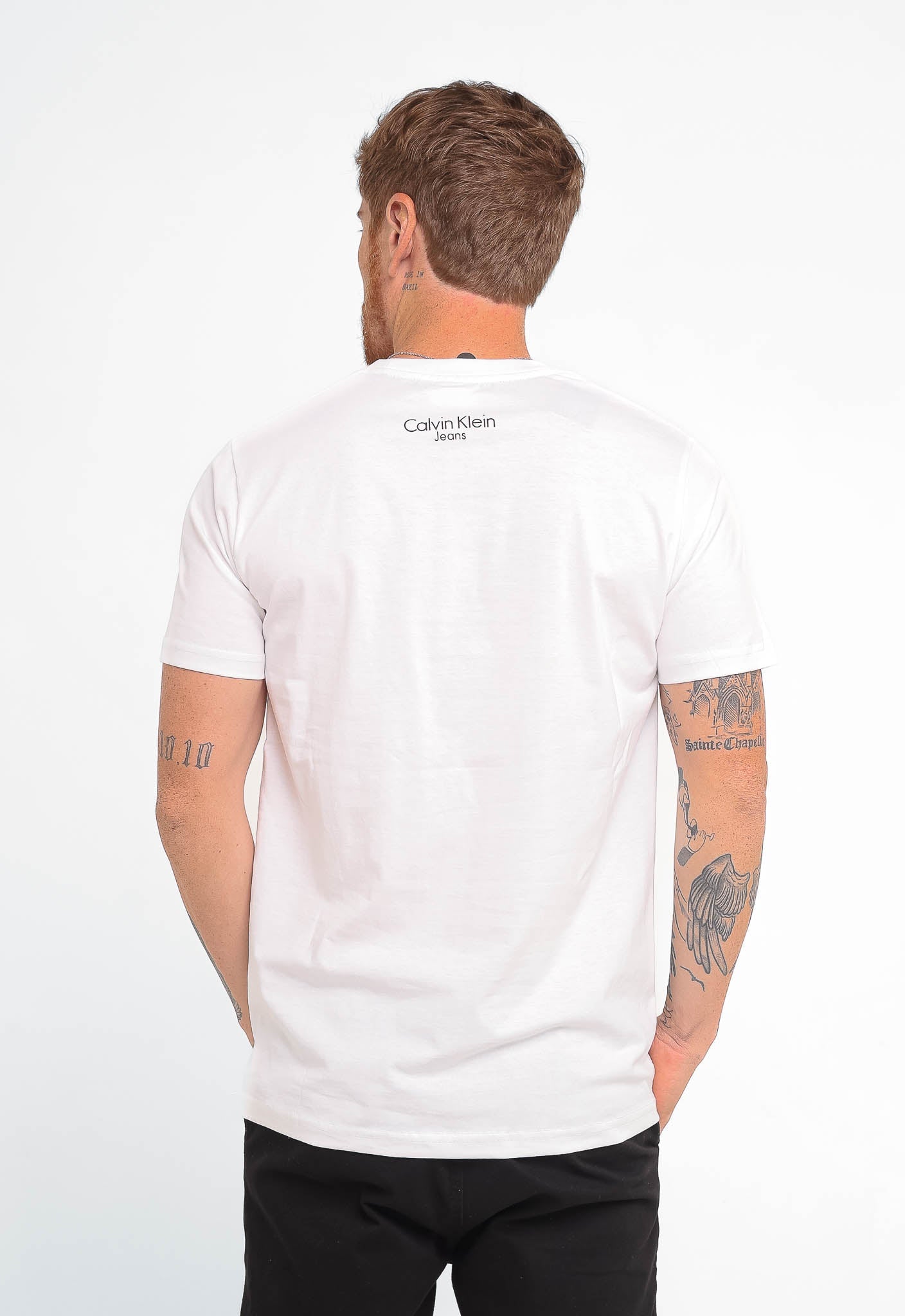 Camiseta Calvin Klein Jeans Logo Peito Emborrachado - Henri Store