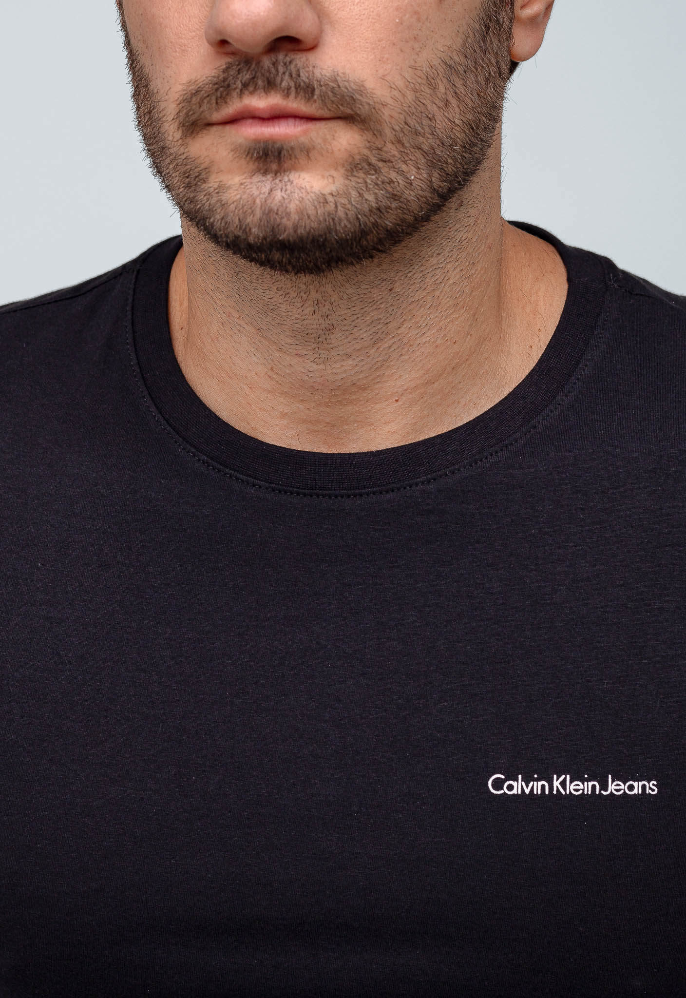 Camiseta Calvin Klein Jeans Logo Peito - LIVE - Henri Store