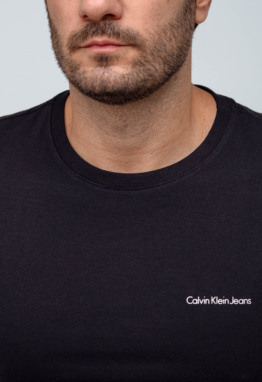Camiseta Calvin Klein Jeans Logo Peito - LIVE - Henri Store