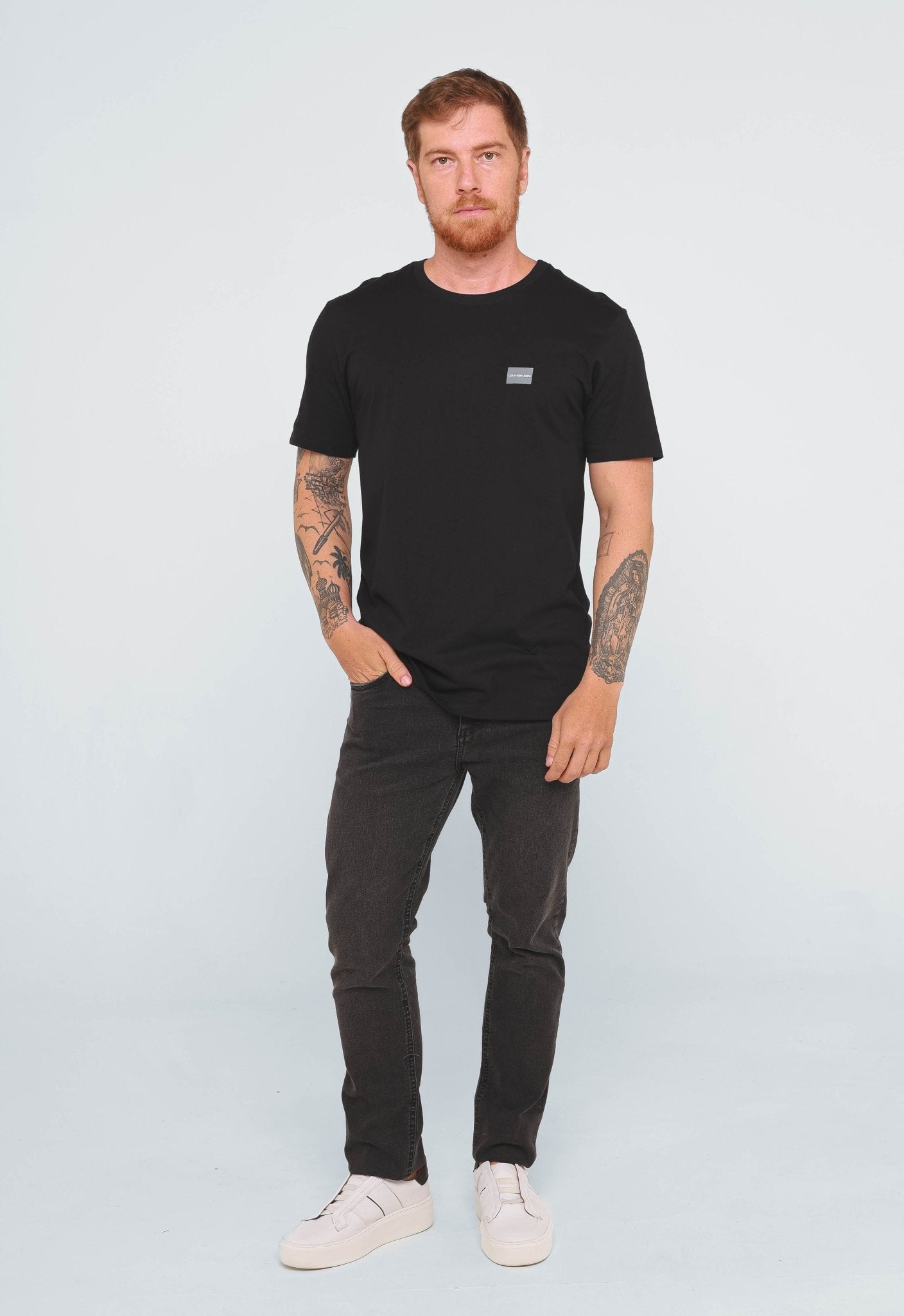 Camiseta Calvin Klein Jeans Logo Peito Quadrada - Sale - Henri Store