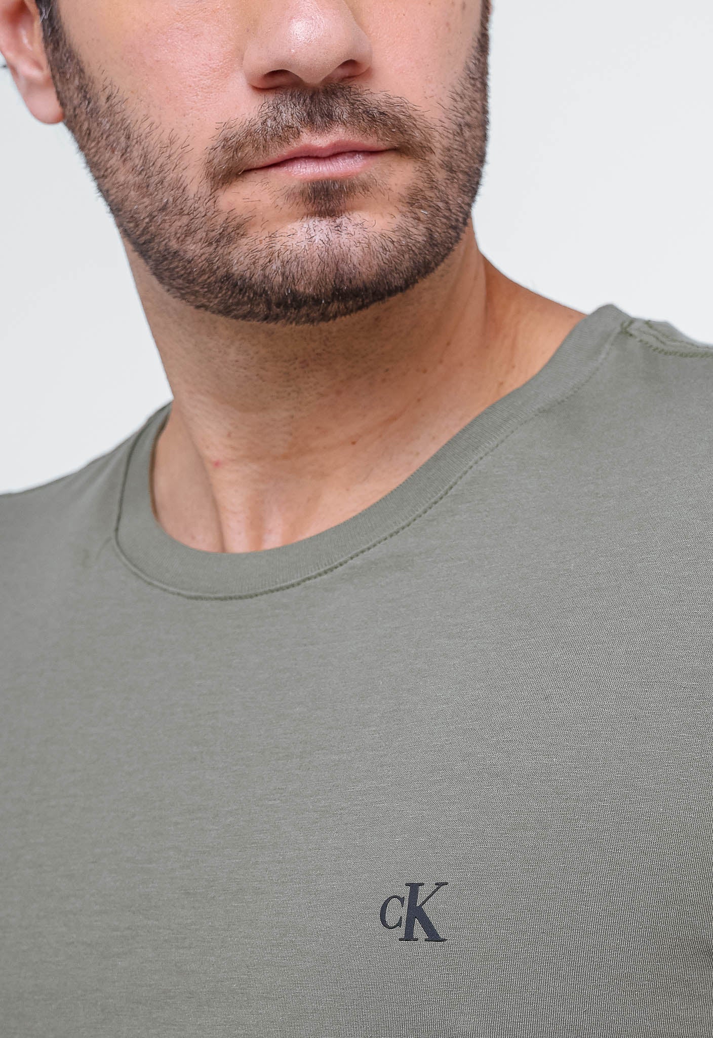 Camiseta Calvin Klein Jeans Logo Peito - Sale - Henri Store